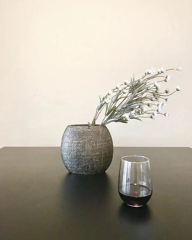 One of the very few times I see our kitchen table clean and presentable! 🙌🏽 Even though I can&rsquo;t wait for a move into a larger space, this table in our tiny home has become its heart for all that is does for us. That&rsquo;s why it&rsquo;s suc