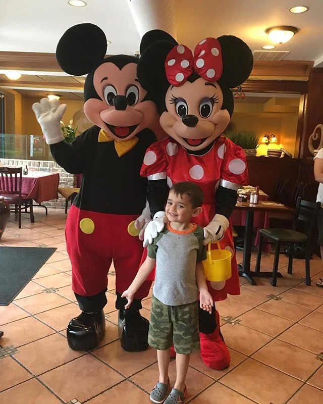 One of our VIP guests hanging out with Mickey and Minnie last Monday on kids night 😊