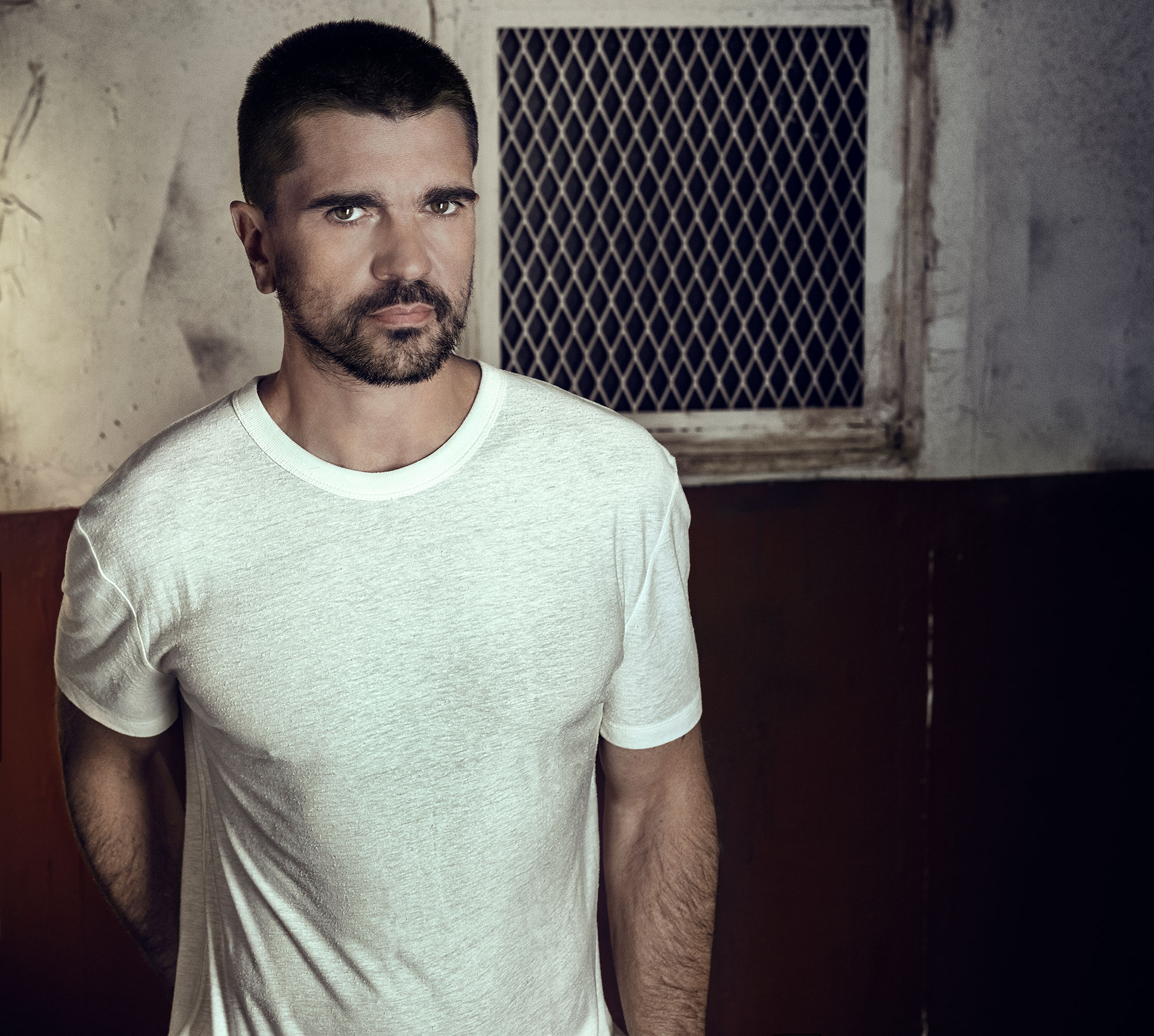 Juanes-L1004233-Final-OC.jpg