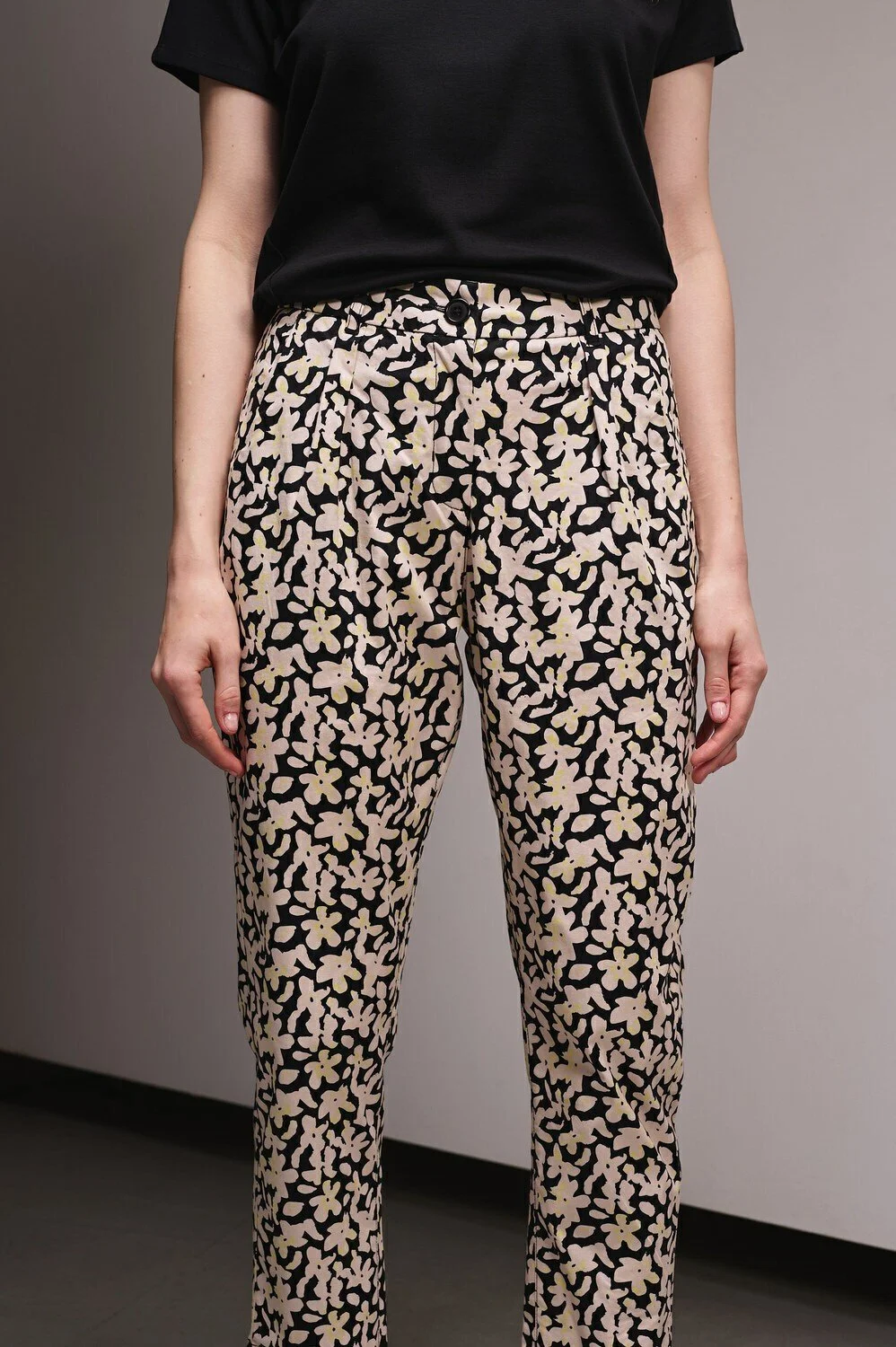 flower-print-pants-2.jpg