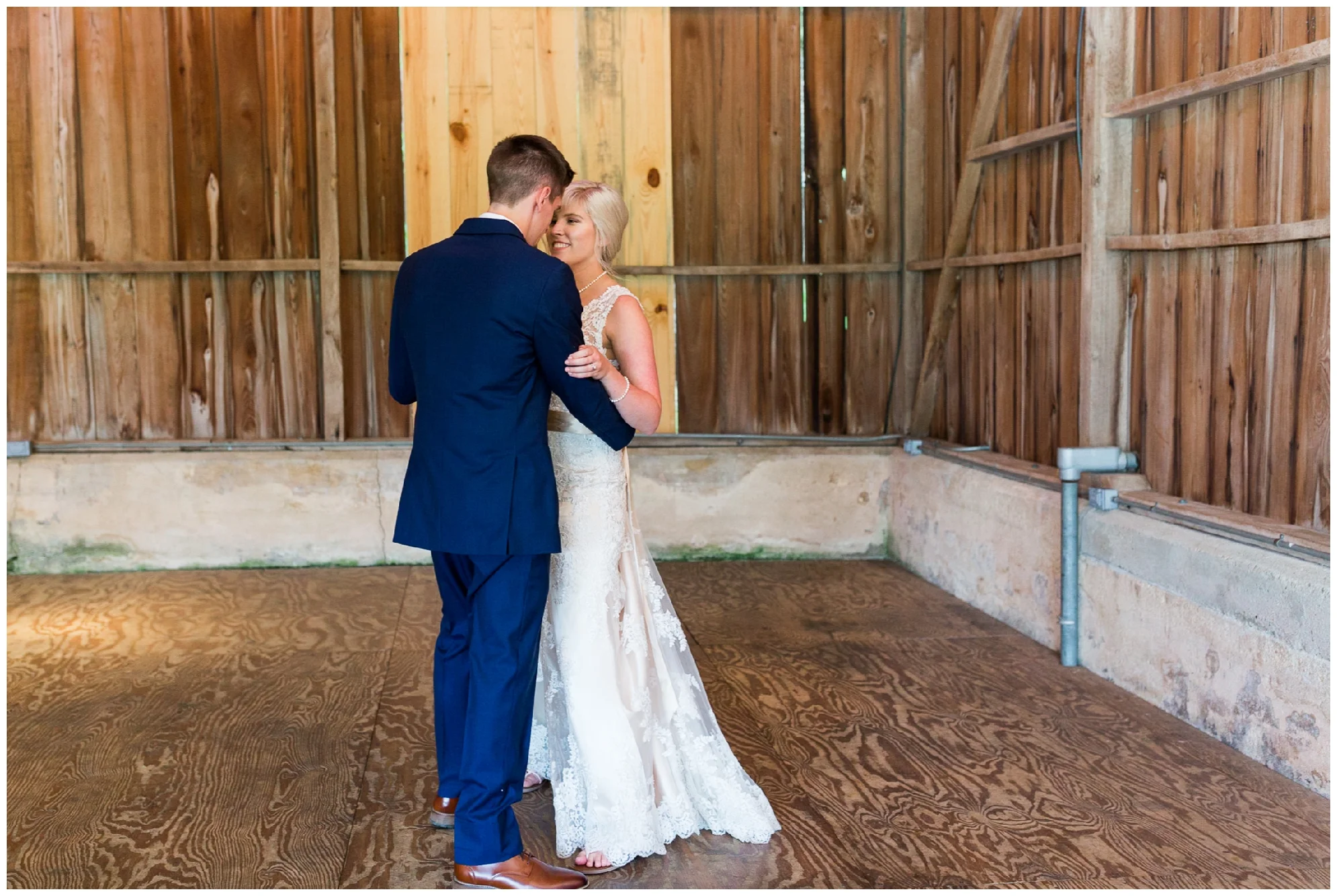 Gorgeous summer wedding at the stunning, waterside Jefferson Patterson Park featuring an outdoor ceremony, a dog guest of honor and sunset photos on the beach!