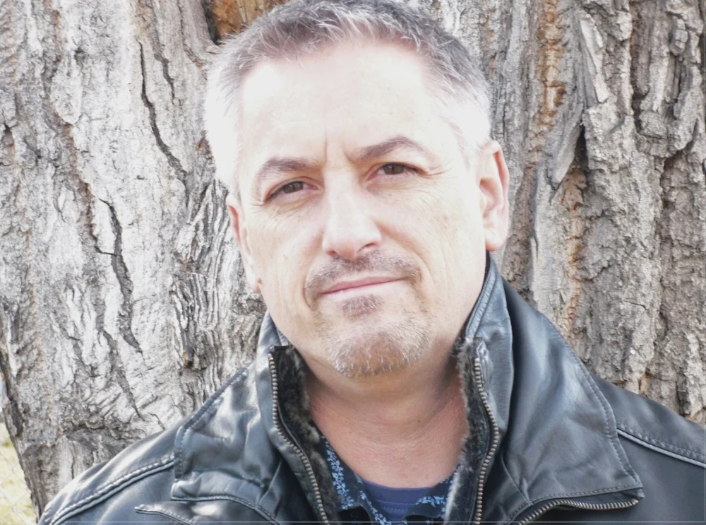 Author photo: Robert Manderson