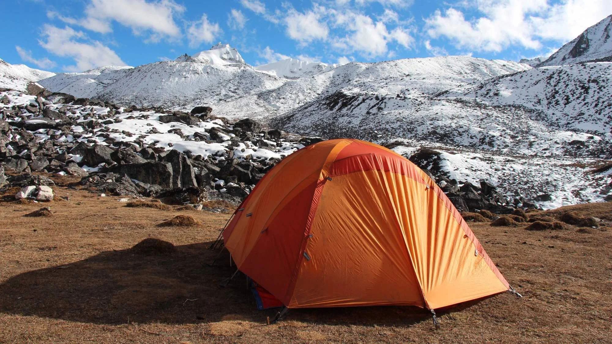 Camp site set below one of the passes of the Snowman trek in Bhutan - Photo: Veronika Švecová