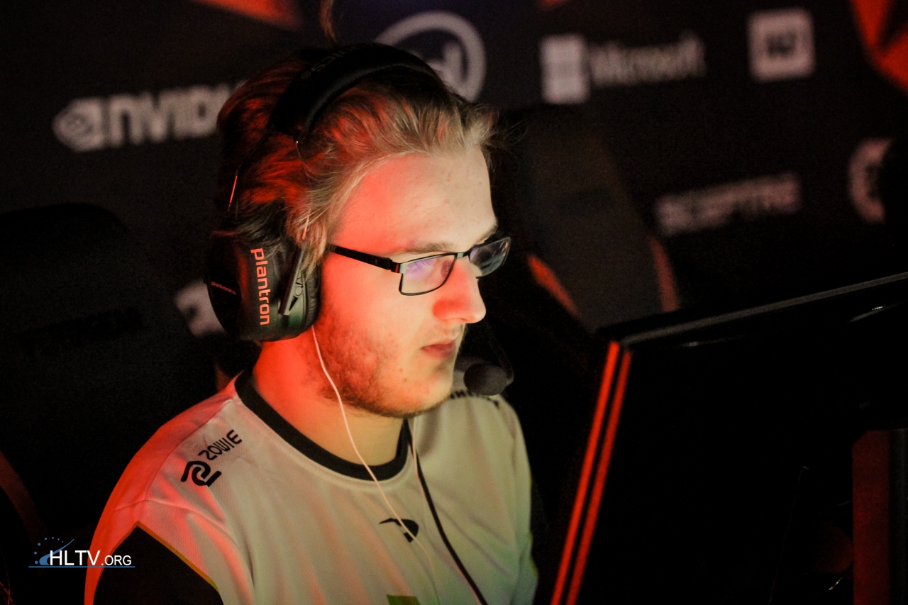 Smooya benched until Dec 2018 due to contract lock