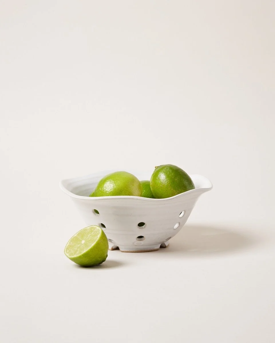 Farmhouse_Pottery_Windrow_Berry_Bowl_1.jpg