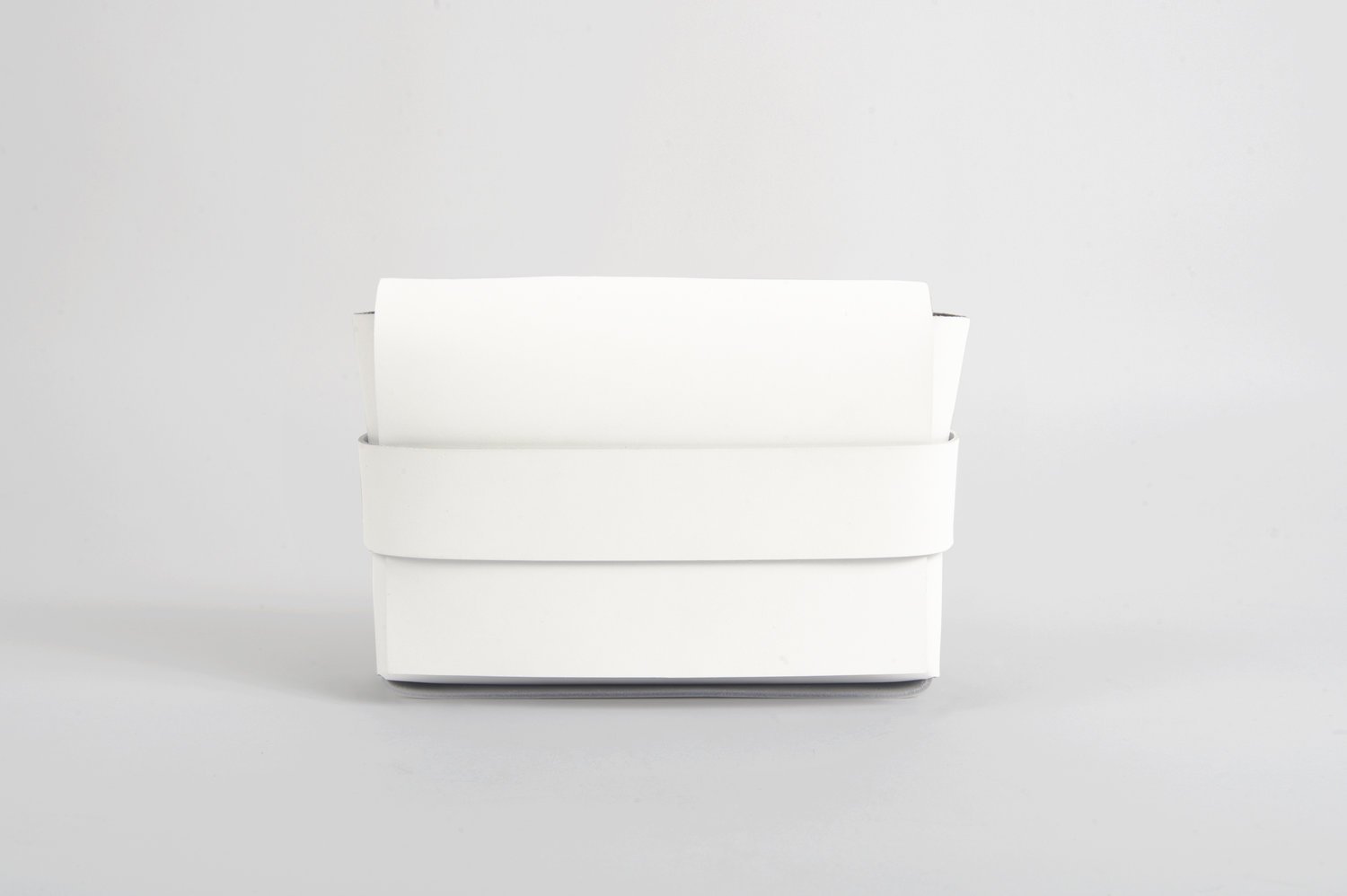 dadat.studio-oui.bag-white1.jpg