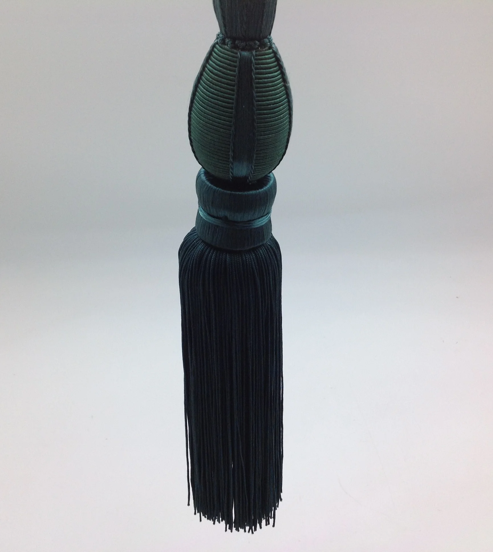 TRADWAY Curtain tassel tieback oval plain (20).JPG