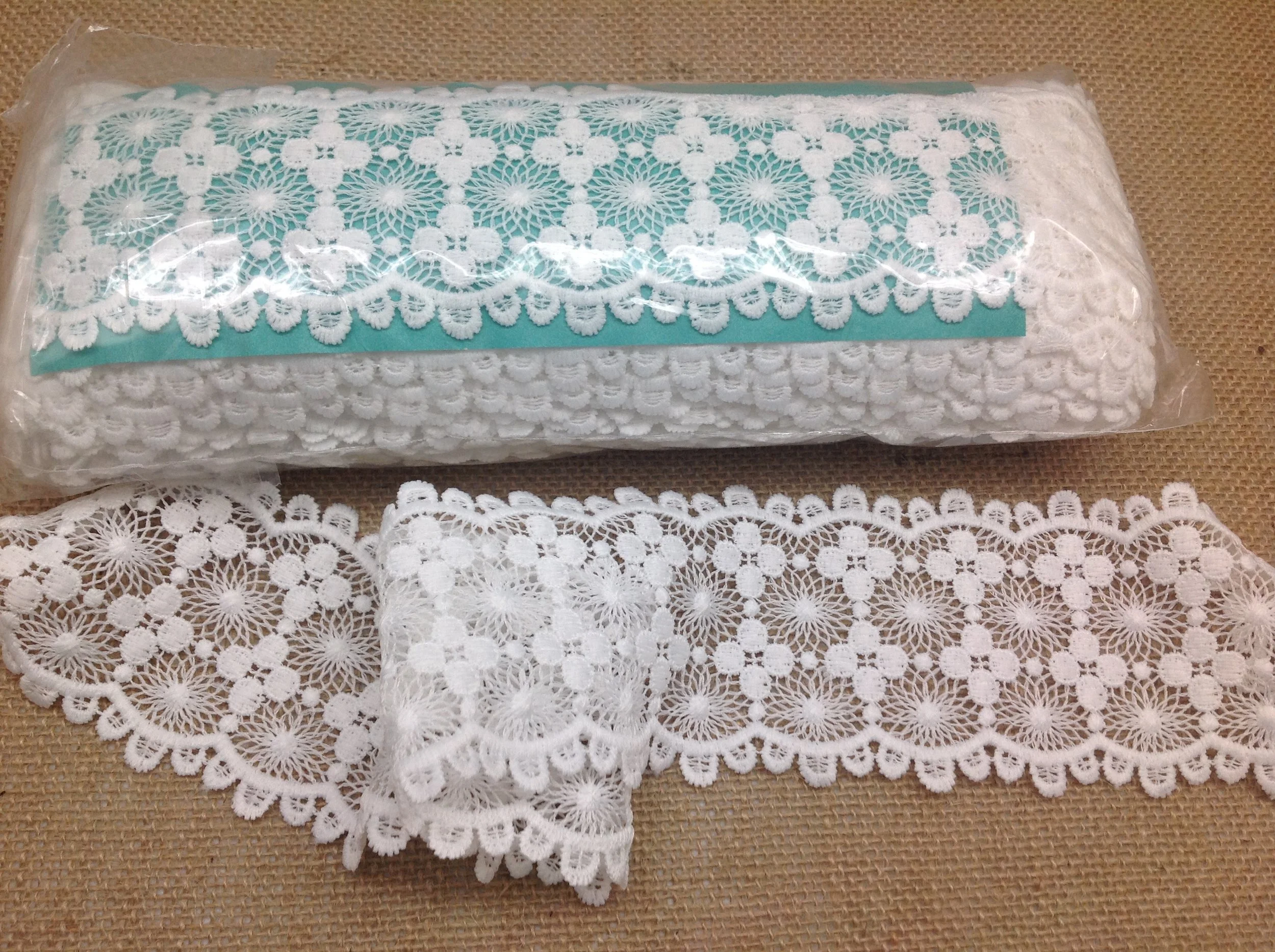 Tradway chemical lace XS1003341 raw white 7.2cm 13.5 meters per card.JPG