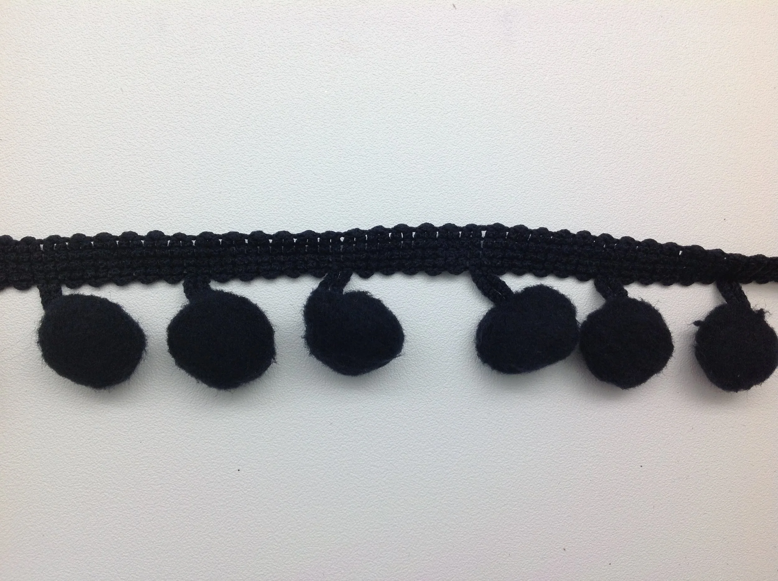 Tradway pom pom trim 0384-0462A_B244.JPG