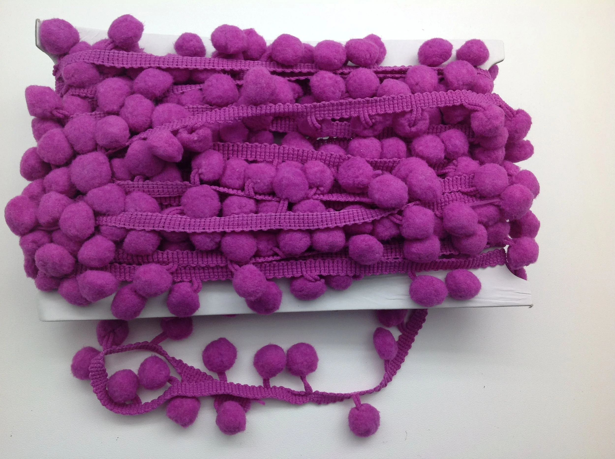Pom pom trim (purple)