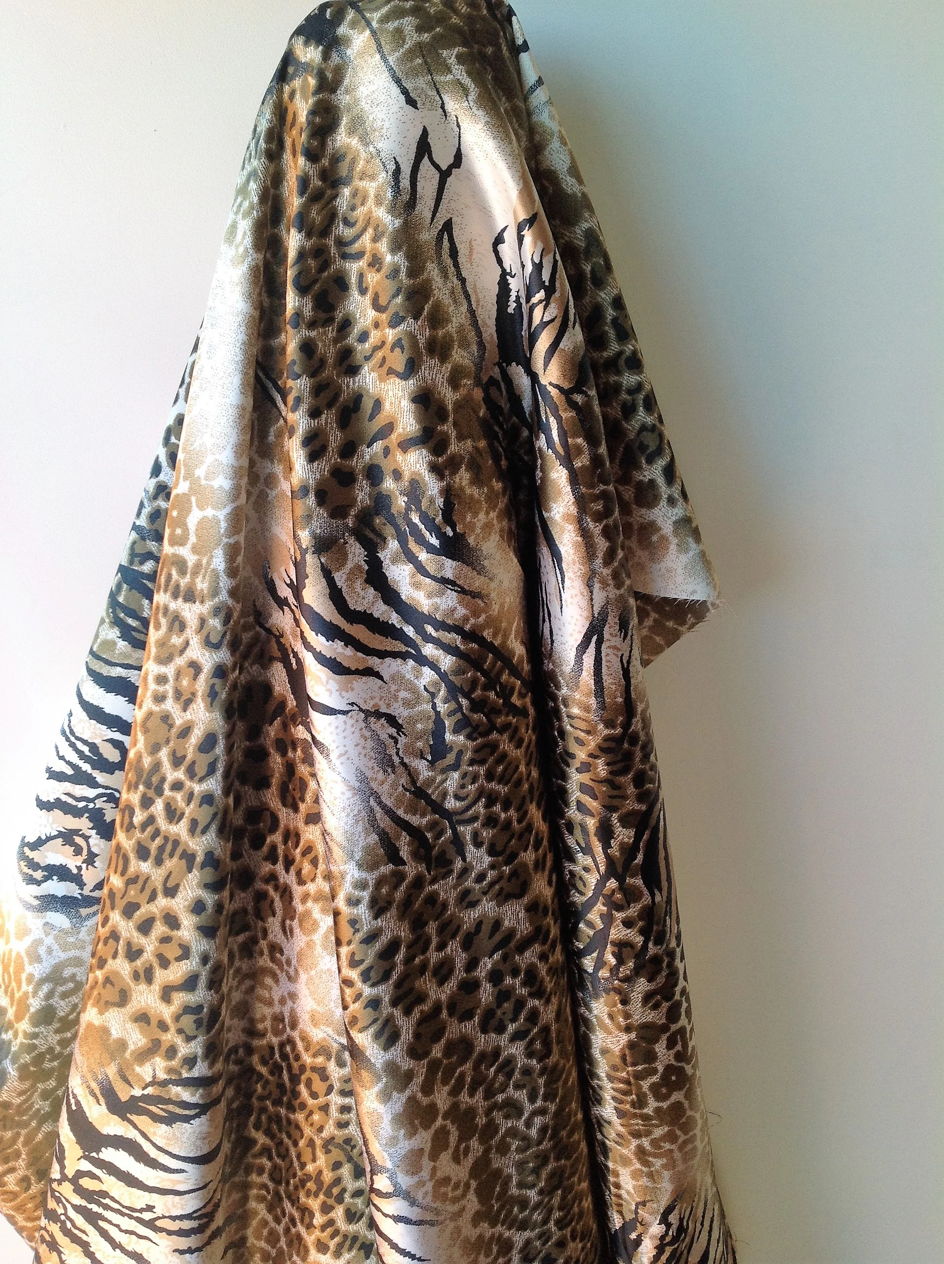 Tradway print satin fabric (5).JPG