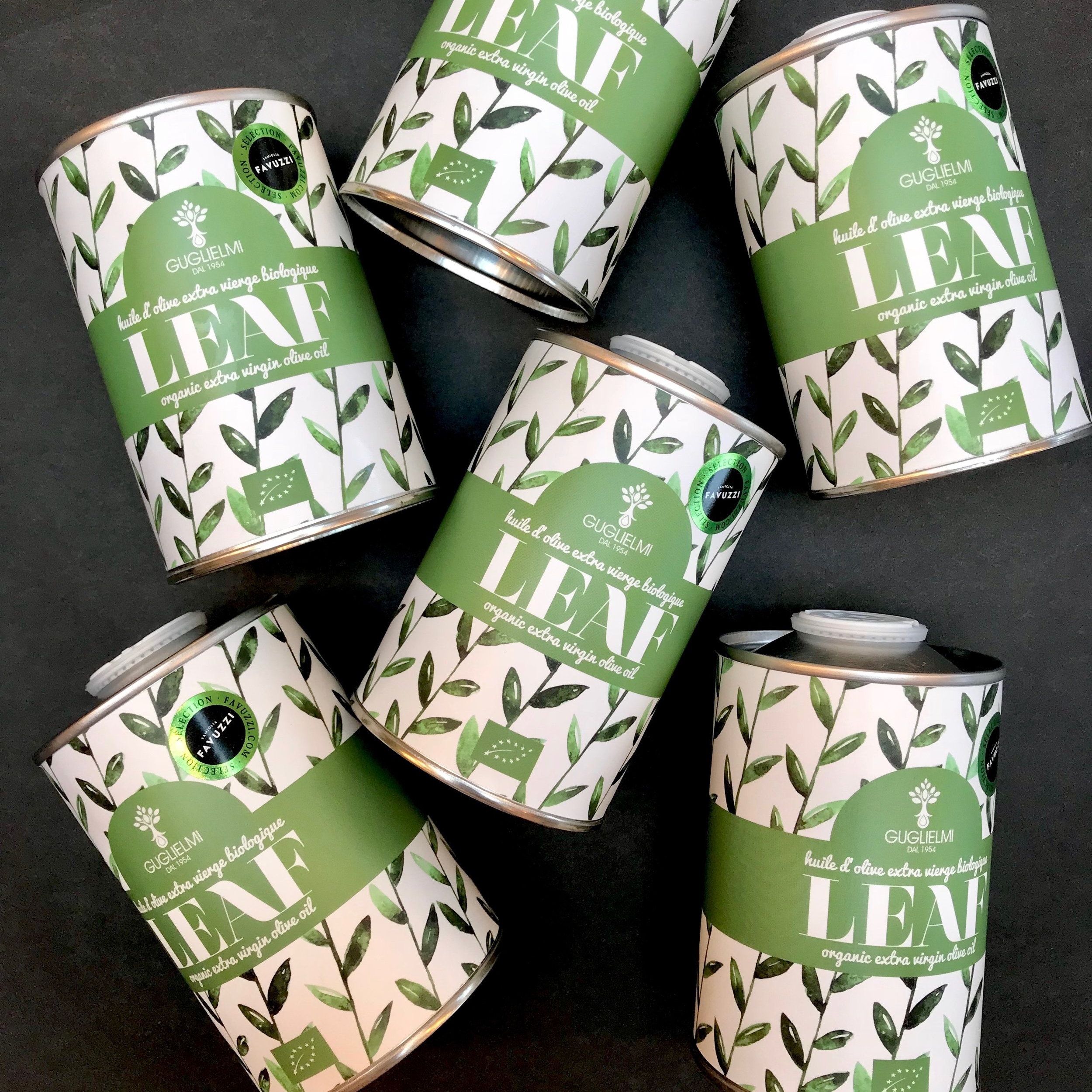 LEAF is the organic extra virgin olive oil that becomes not only an ingredient but a real food. Free of pesticides and chemical fertilizers, it is rich in beneficial nutrients for our body. On the palette, the bitterness is balanced with a touch of spiciness. Plus, it comes in the cutest little can!