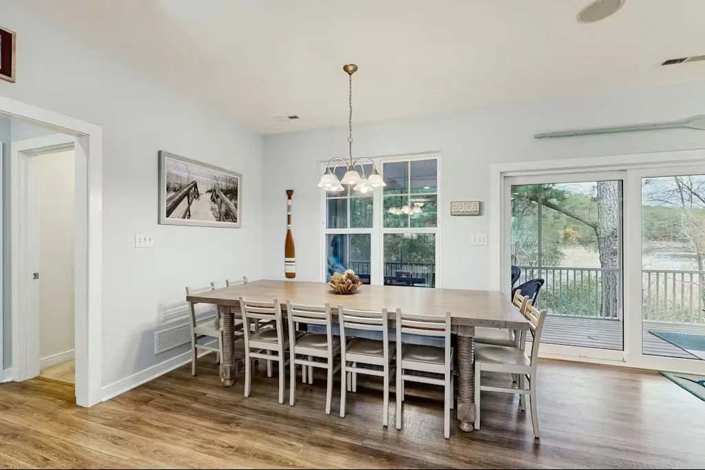 Dining Table 1.jpg