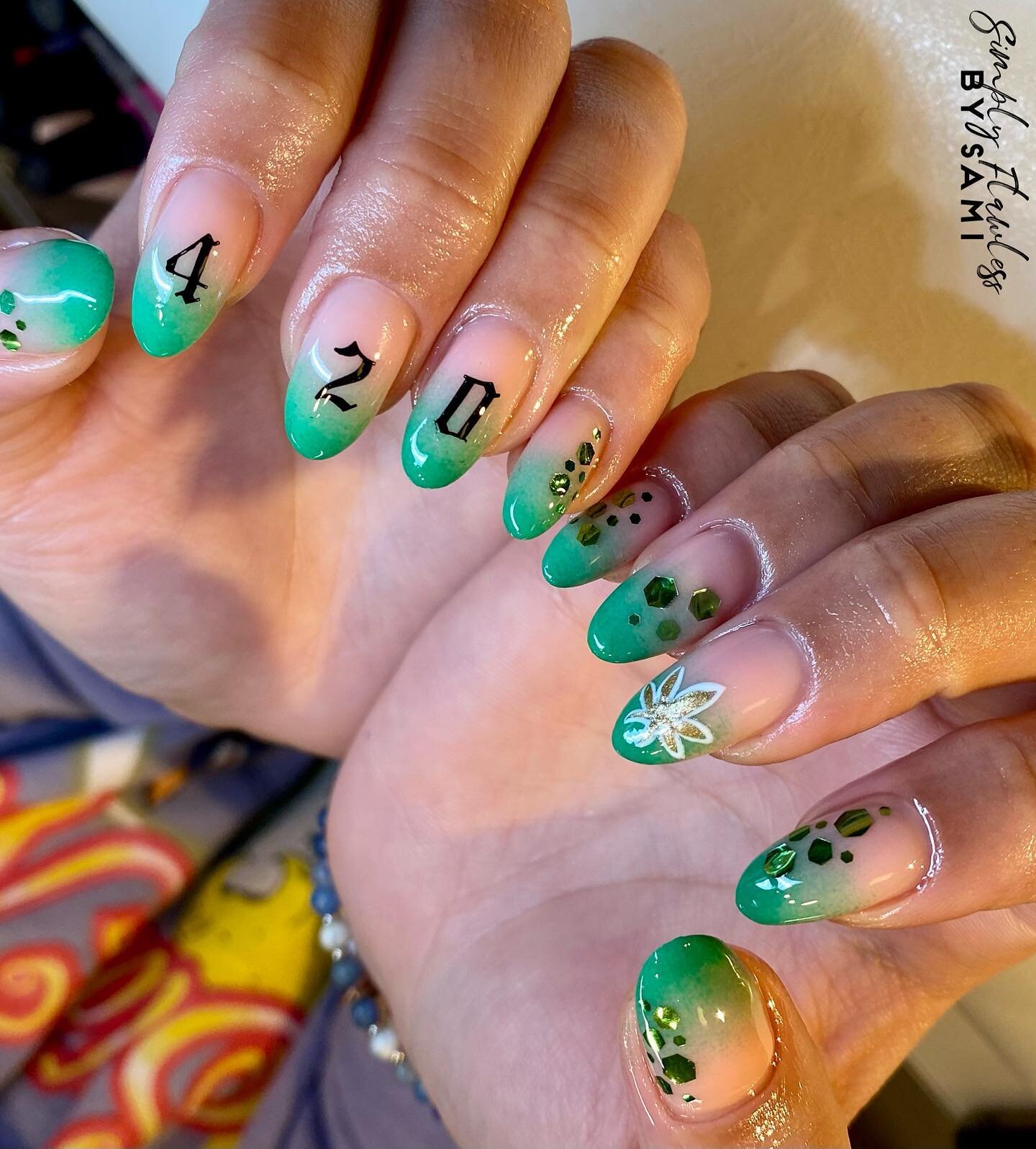 😮&zwj;💨🌿４２０🌿😮&zwj;💨
&bull;
&bull;
&bull;
@luminary_nail_systems &ldquo;Faith&rdquo; builder gel 
@youngnailsinc gothic letter stamping plate &amp; art gel in &ldquo;Fizz&rdquo;
@cndworld Get That Gold
@luxapolish Gel Art Pod in &ldquo;Leafy&rdq