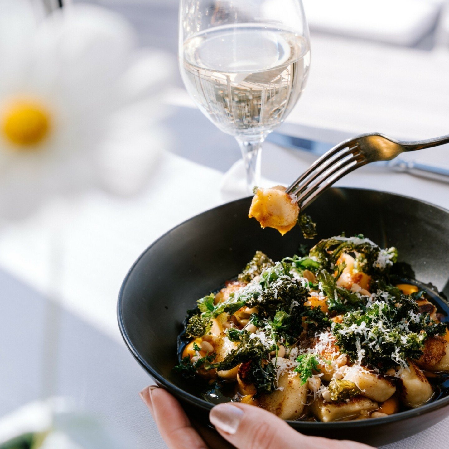 Gnocchi, butternut, pine nuts, brown butter, parmesan.

Enjoy this mouth watering dish in the comfort of your hotel room or at our restaurant from 5:30-9pm daily.
.
.
.
#restaurant #tauranga #hotelrestaurant #vegetarian #gnocchi