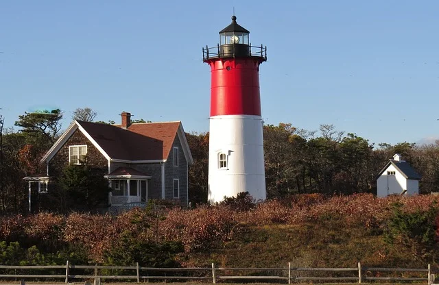 lighthouse-532949_640.jpg