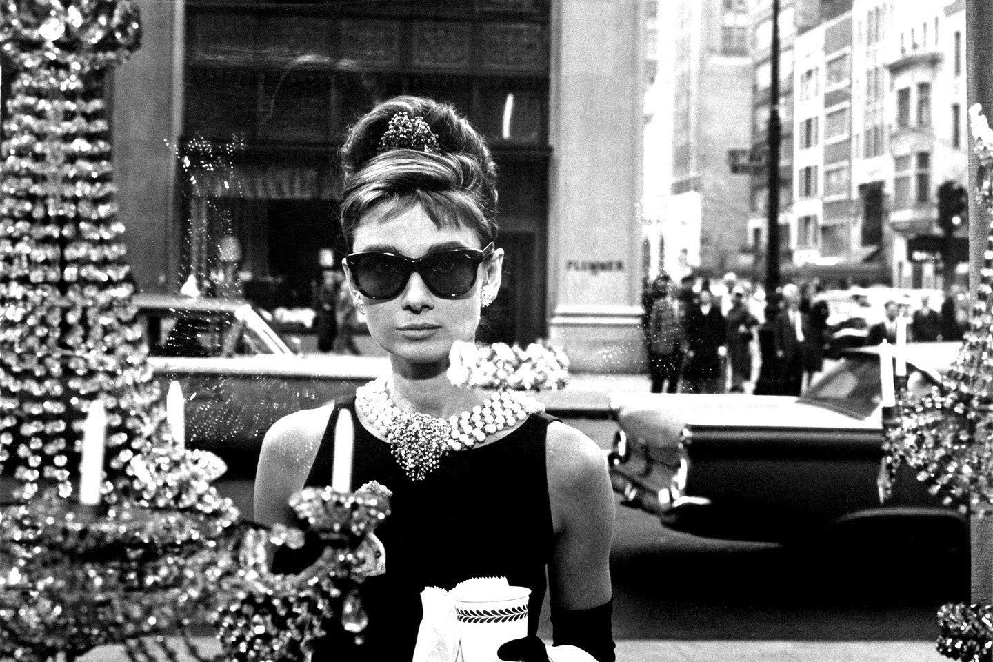 Oliver Goldsmith - Audrey Hepburn - Breakfast at Tiffany's