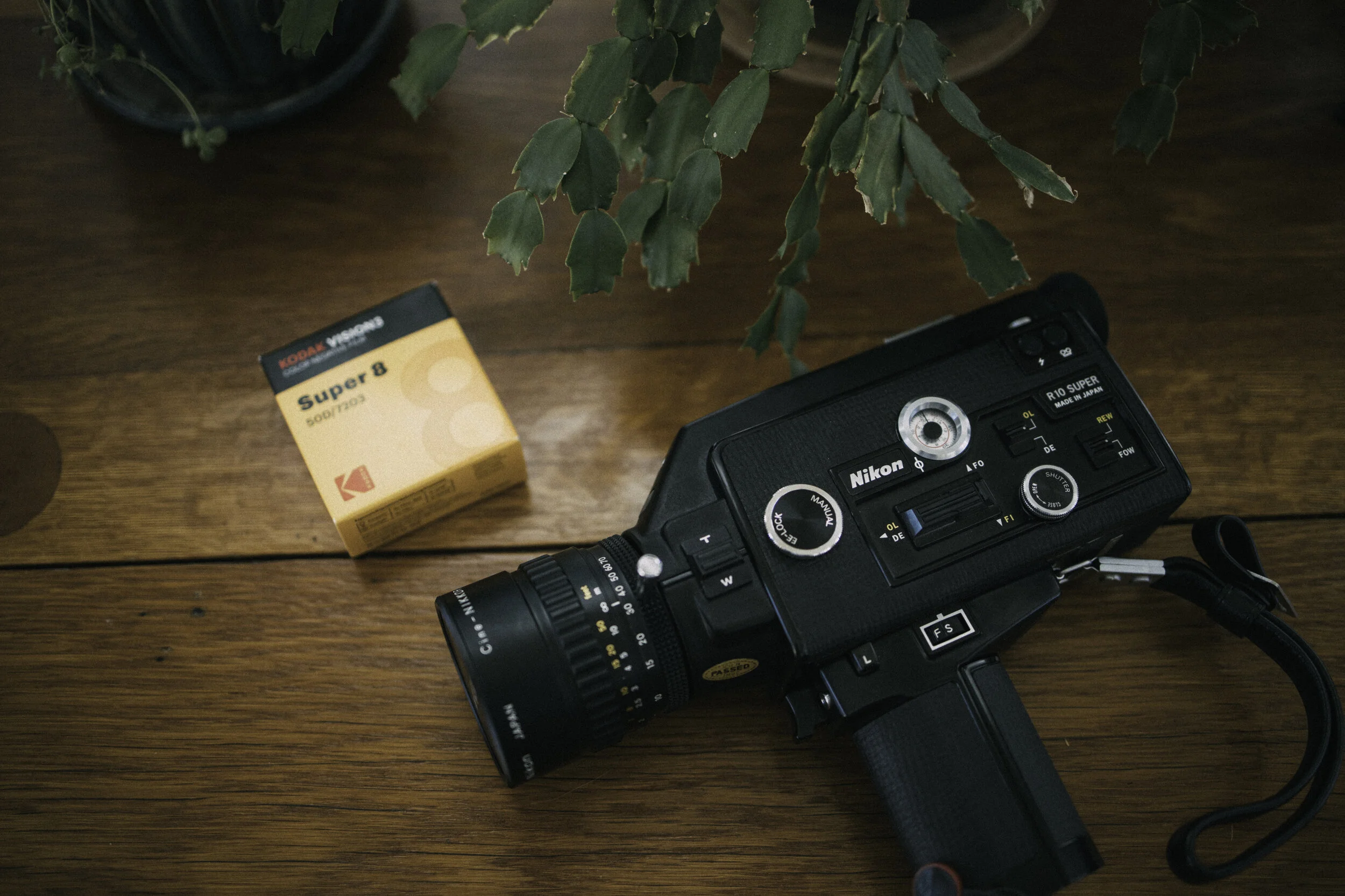Nikon ニコン R10 SUPER 8ミリ 8mm フィルム ムービーカメラ 【公式通販】