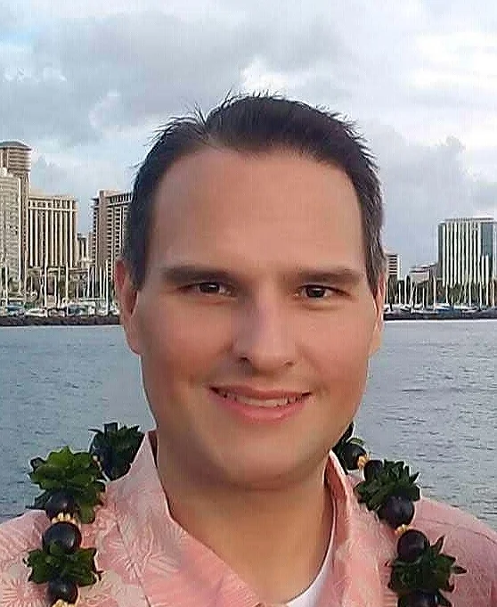 Justin Gruenstein headshot.jpg