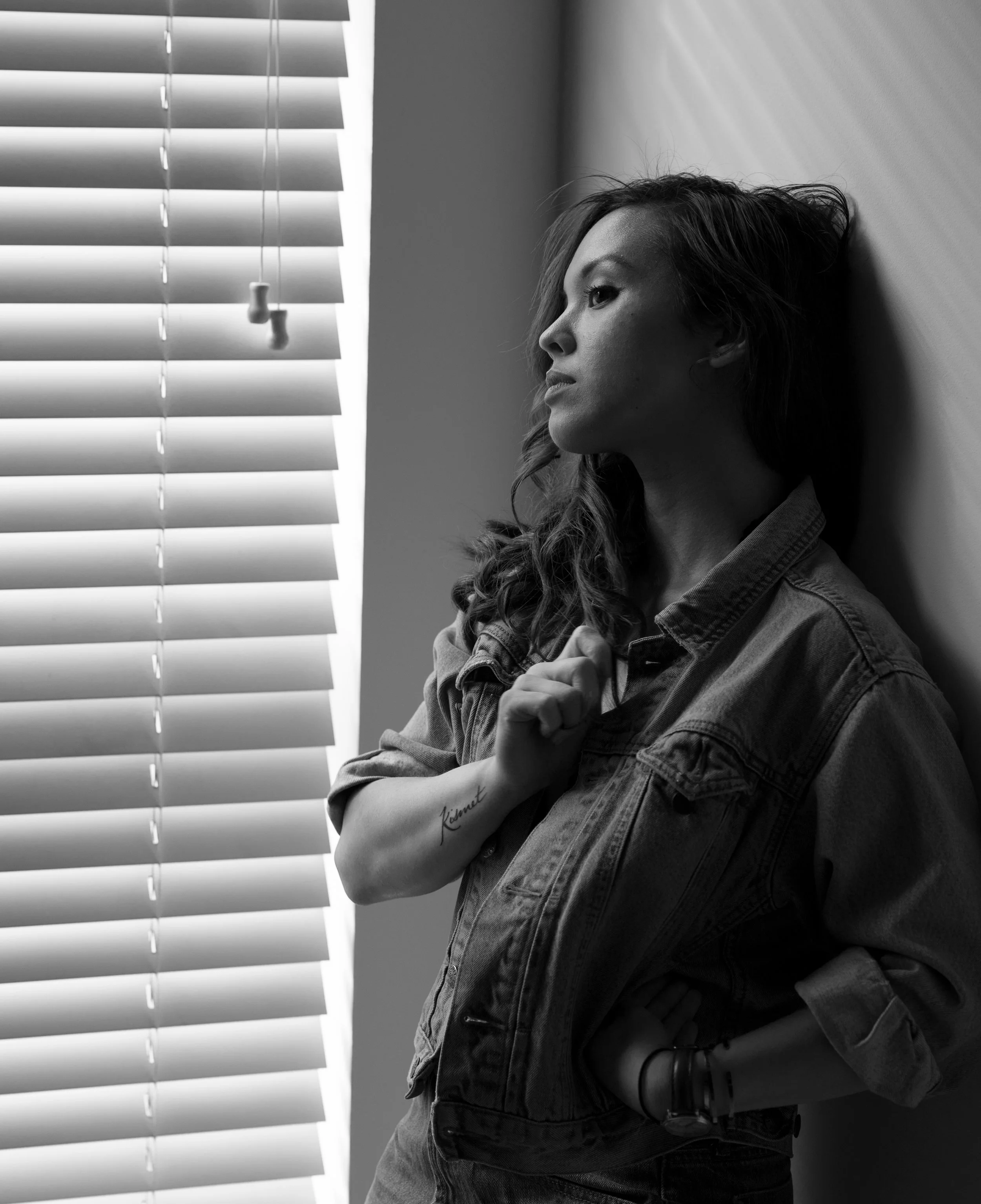 jessica bw vcrop fix.jpg