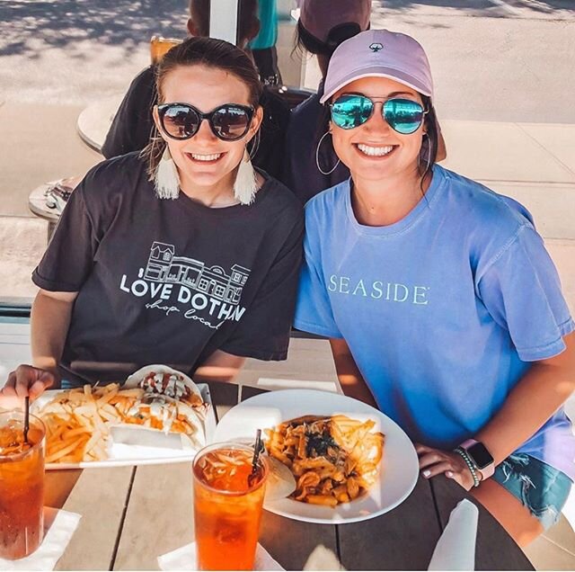 Find yourself a lunch date and then head over to #shadesbarandgrill! 🍔🌮🥗Thanks for joining us @claramarieeee_ ❤️