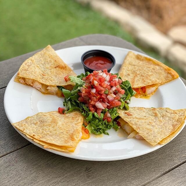 &bull; Thursday Mexican Feature &bull;
Shrimp Quesadilla $12 served with shrimp, colby jack cheese, tripeppers, onions, lettuce, pico de gallo and salsa.