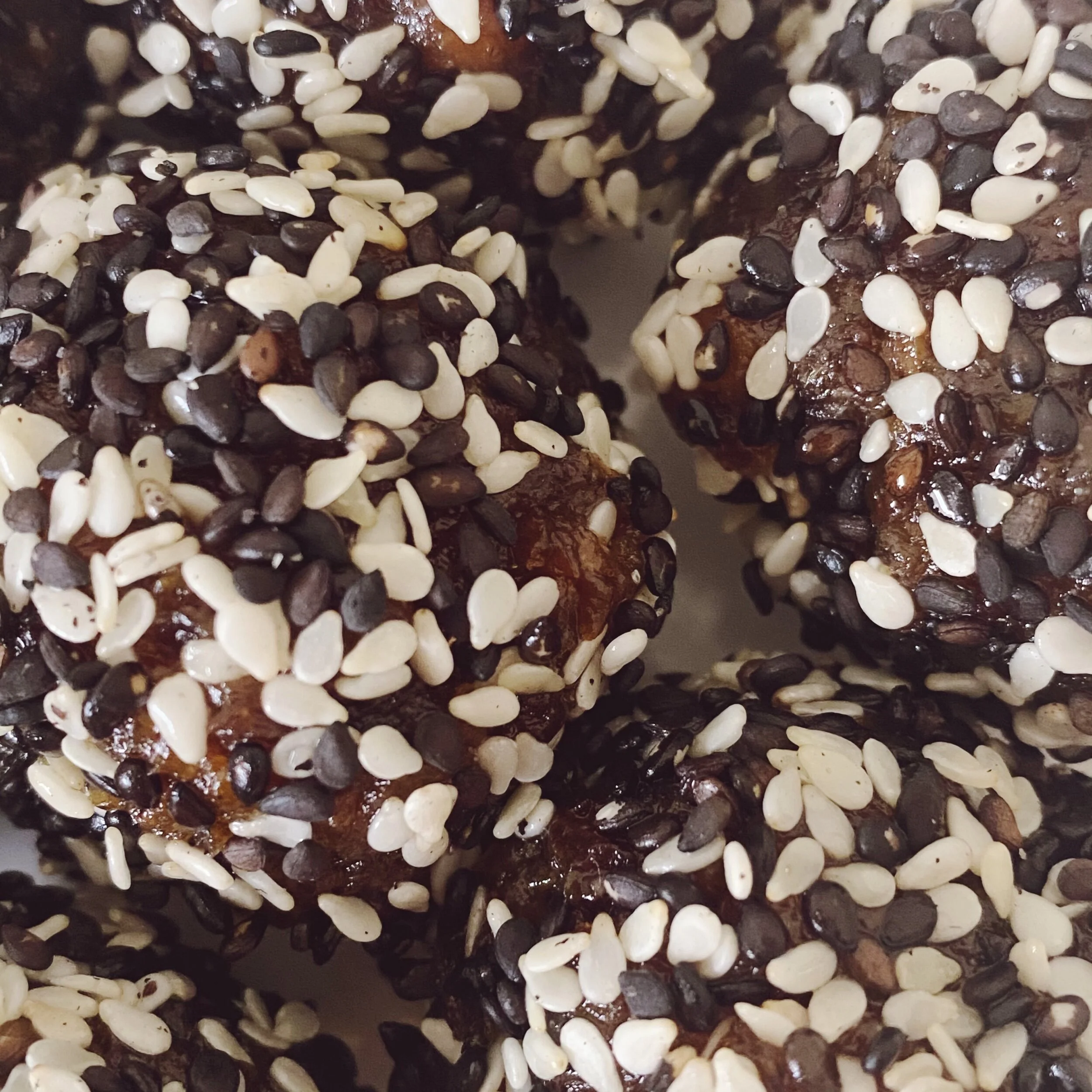 Apricot and Lemon Myrtle Bliss Balls ~ Snack