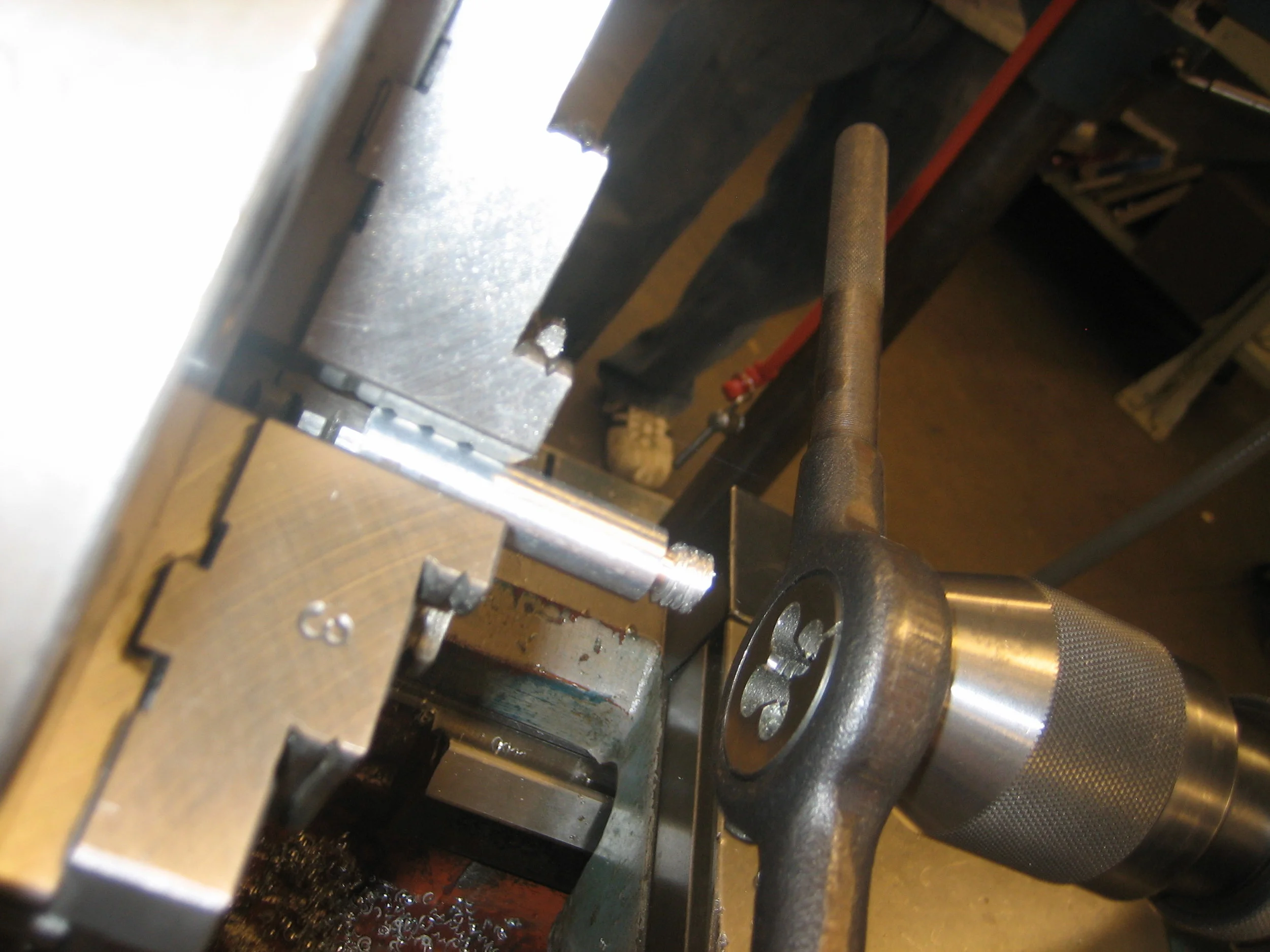 20 Cutting External Threads Using the Die.JPG