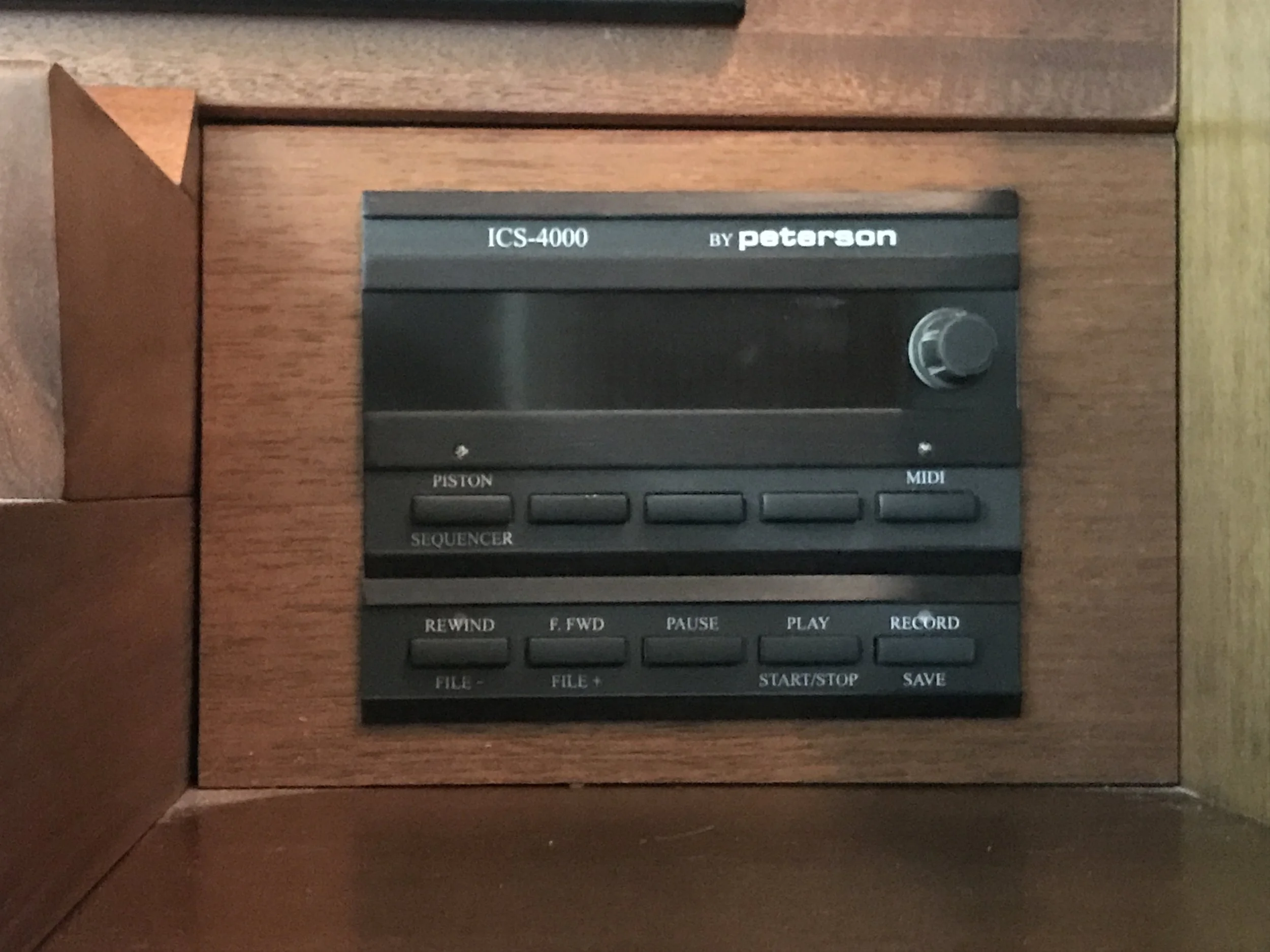 Skinner console 4.jpg