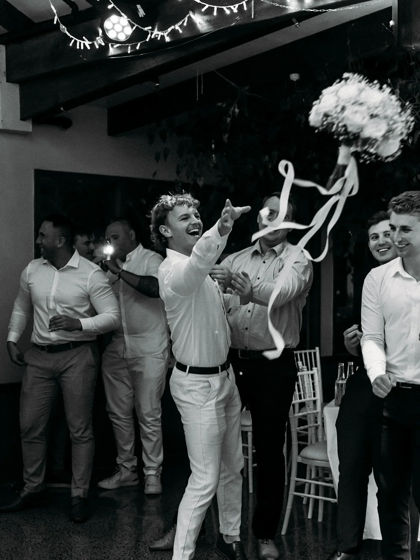 The boys couldn&rsquo;t resist getting in on the bouquet toss and then the girls got competitive 💐 &hellip;plus some sweet moments of Harry &amp; Cindy on the dance floor