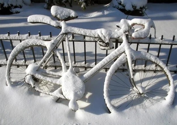Fiets-in-sneeuw1.jpg