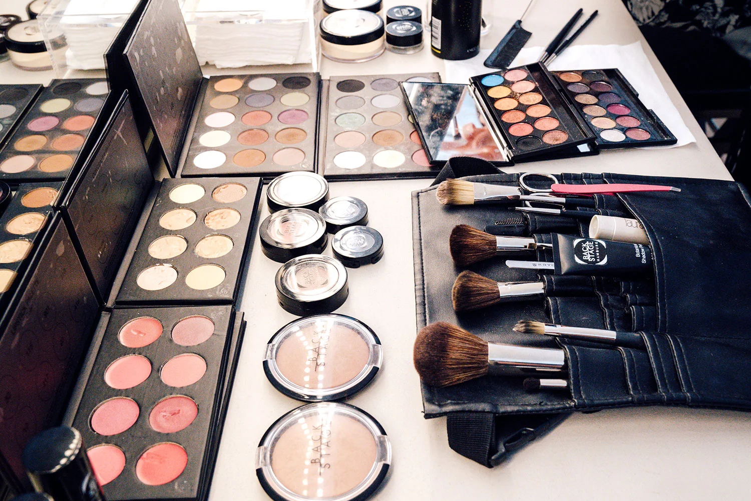 Makeup Artist Tools And Equipment Saubhaya Makeup