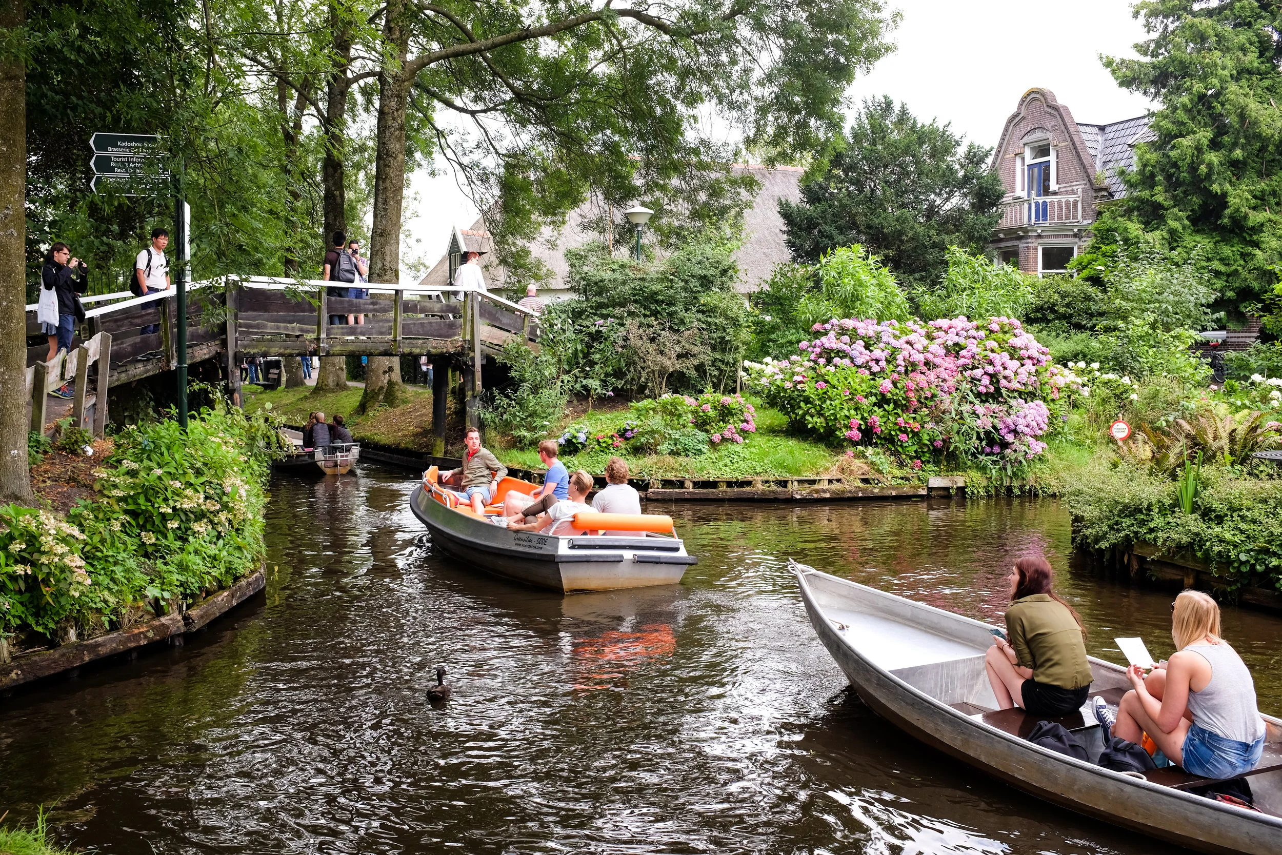 Strolling around the Dutch water village (by foot)
