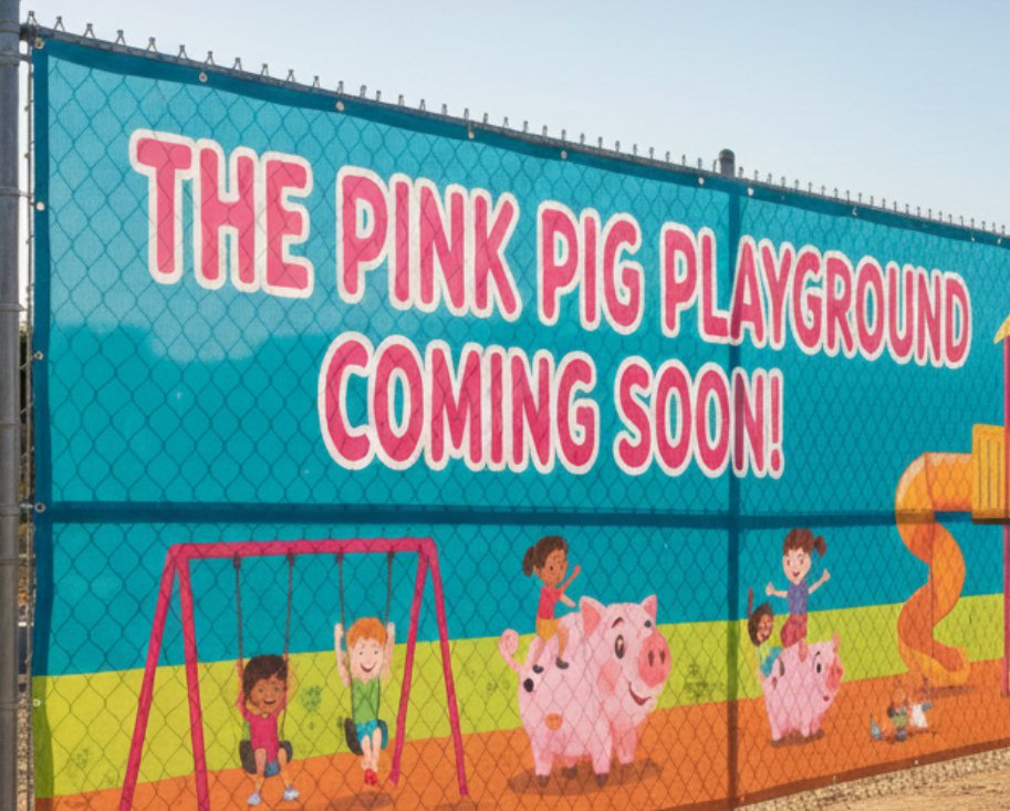 Fence screen that are printed with advertisments