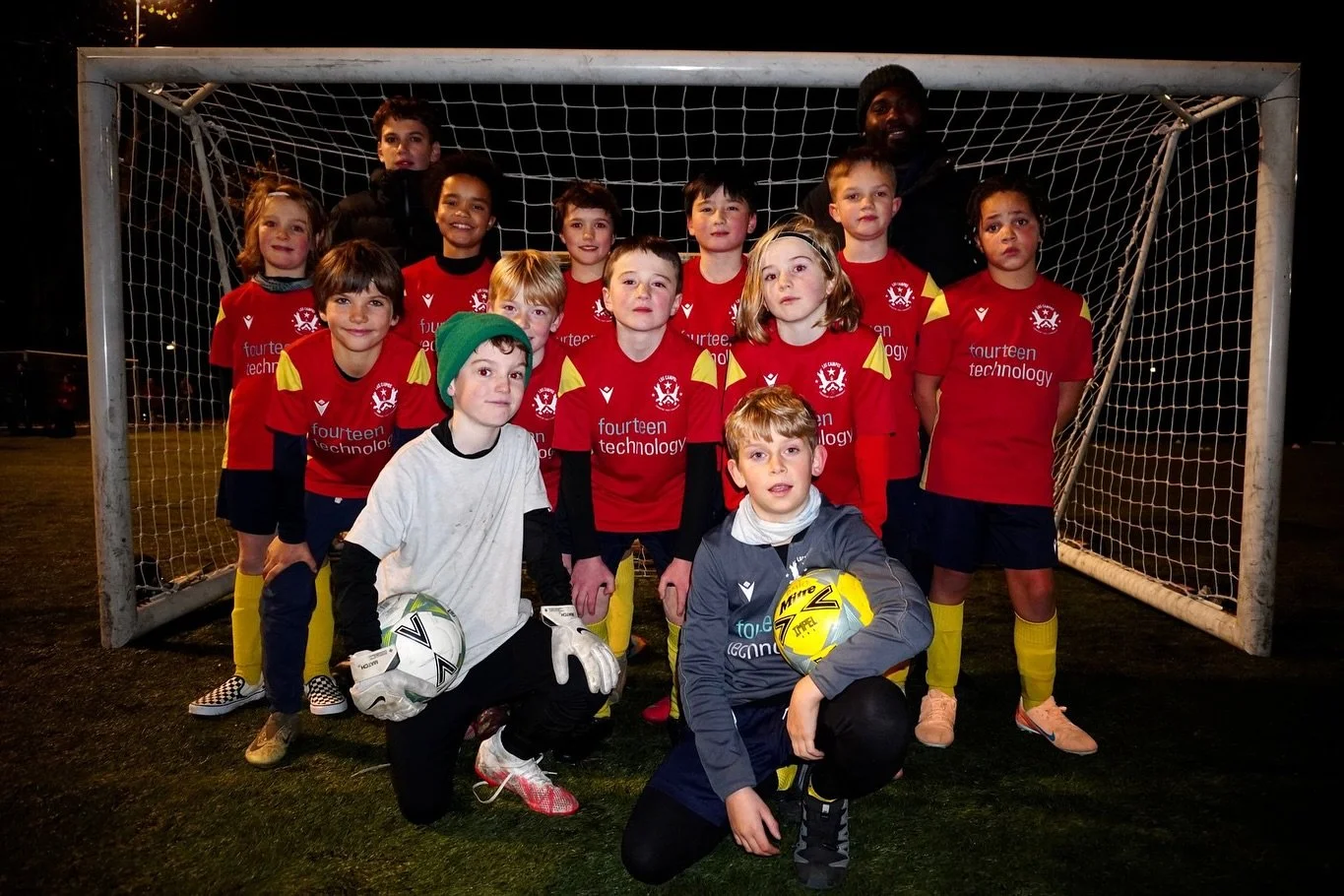 Proudly representing Hackney's grassroots football scene with 22 teams across 3 leagues! 🙌🏽⚽️. Celebrating our 10-year milestone with some of our talented squads 😎. Stay tuned for more ⭐️ #Photoshoot 📸