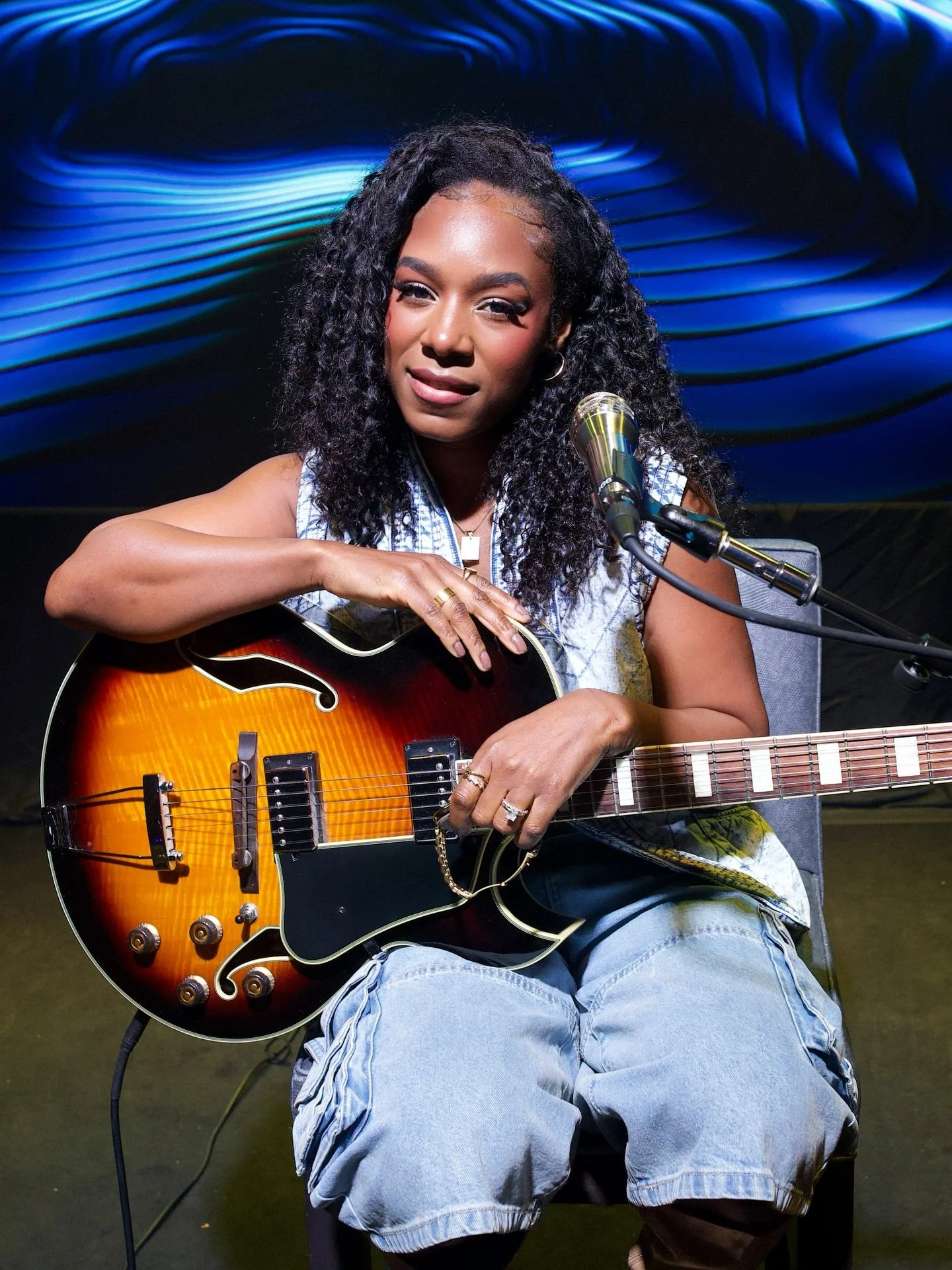 November was a whole lot of fun Shan Fam! 🇺🇸🤠🦃🍠🎸✨
Getting back to home life in LA. Filming something cute with my Ibanez Guitar, back in to the consistent workouts, home cooking, LA Sunsets, assisting as my husband grows @beyondtuft , Live Musi