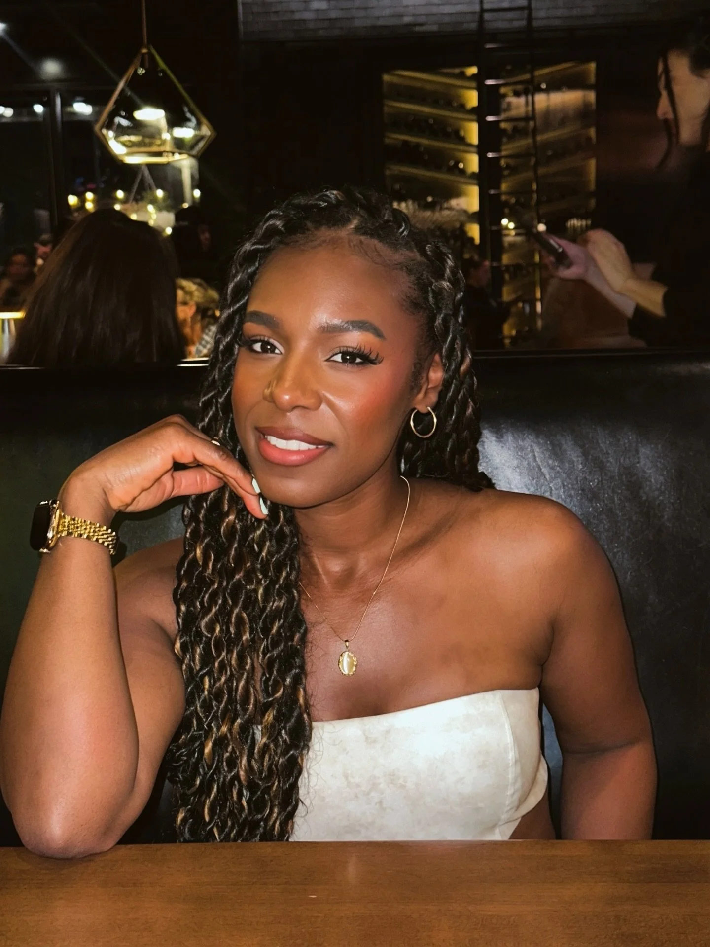 February was filled with love in all its many forms!! 💛✨
Shan Fam, how are you guys!? I hope you find time to be still, move your body, remember gratitude &amp; be intentional with joy! I sure am trying too! 🥰
#shanako #photodump #goodtimes #iwd #b