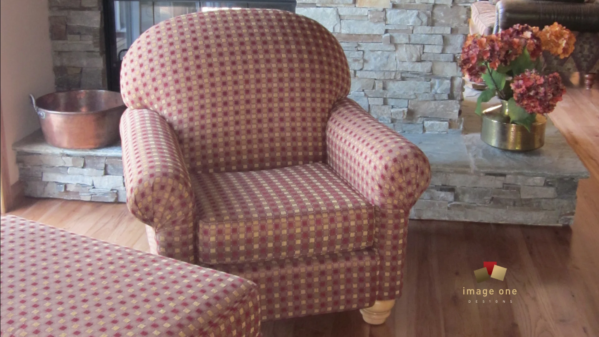 tight back cottage chair