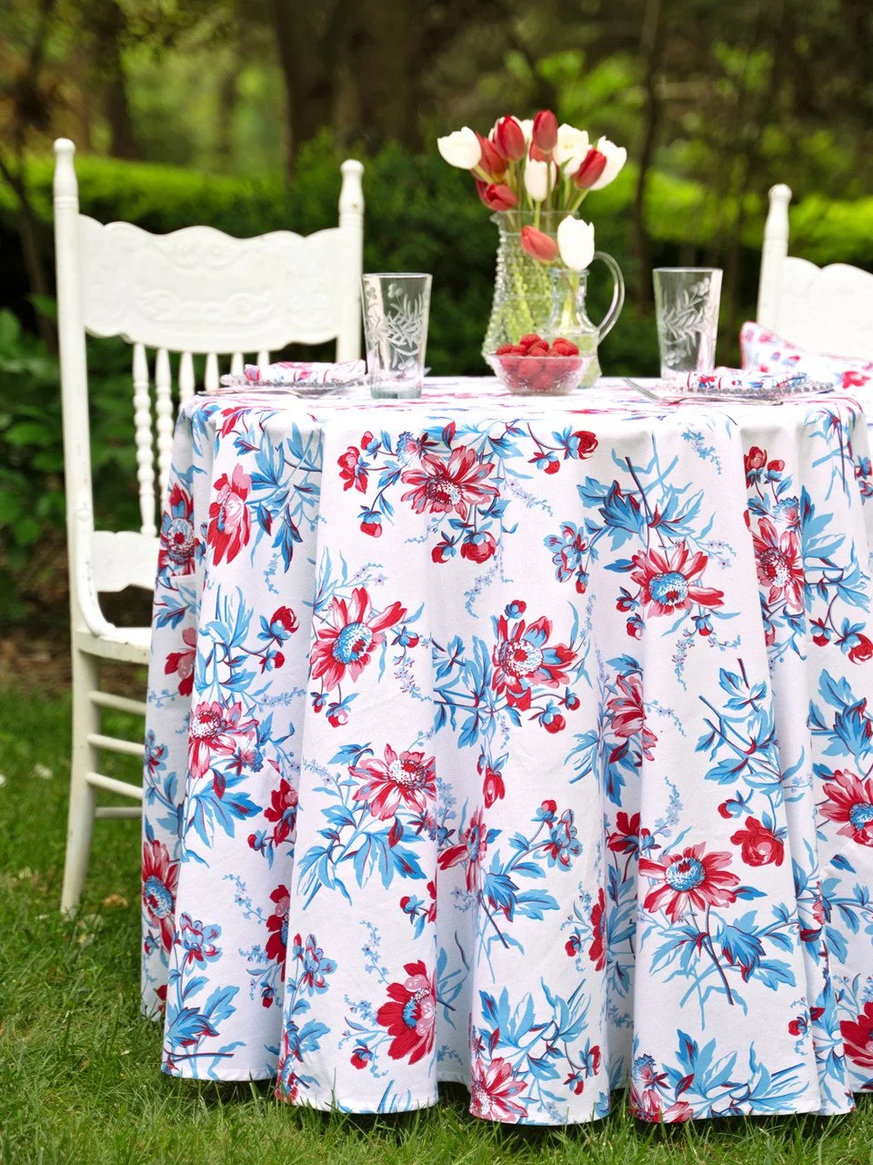 TPFRNRNDY-SoftWhite-April-Cornell-Tablecloth_1__34359.jpg