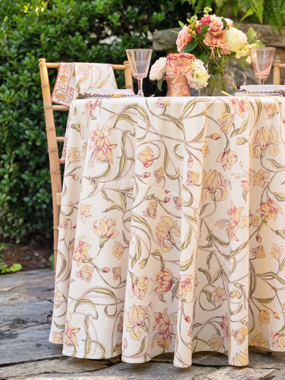 TPAJMRNDY-Ivory-April-Cornell-Tablecloth_1__33381.jpg