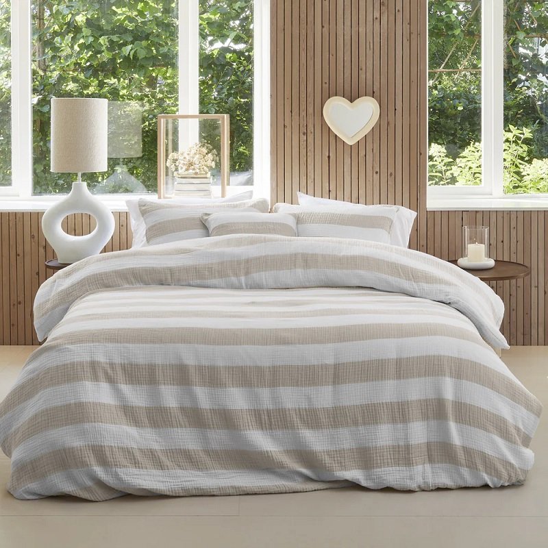 BRNL duvet stripe natural 1.jpg