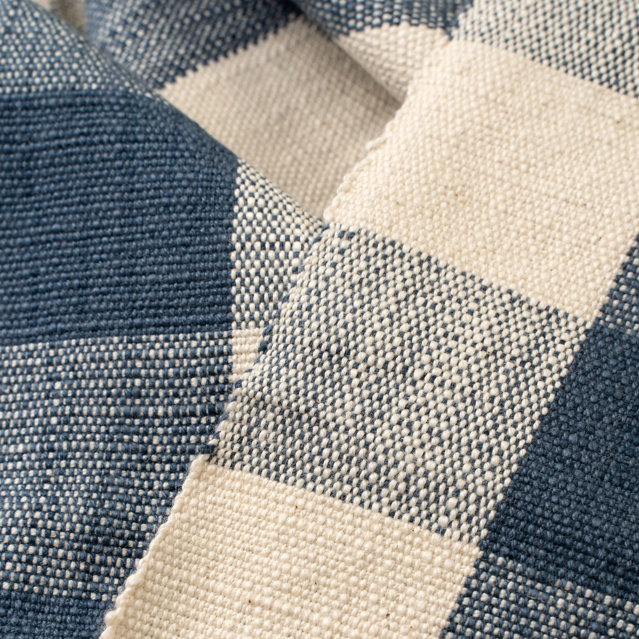 Ind runner gingham check navy  (3).jpg