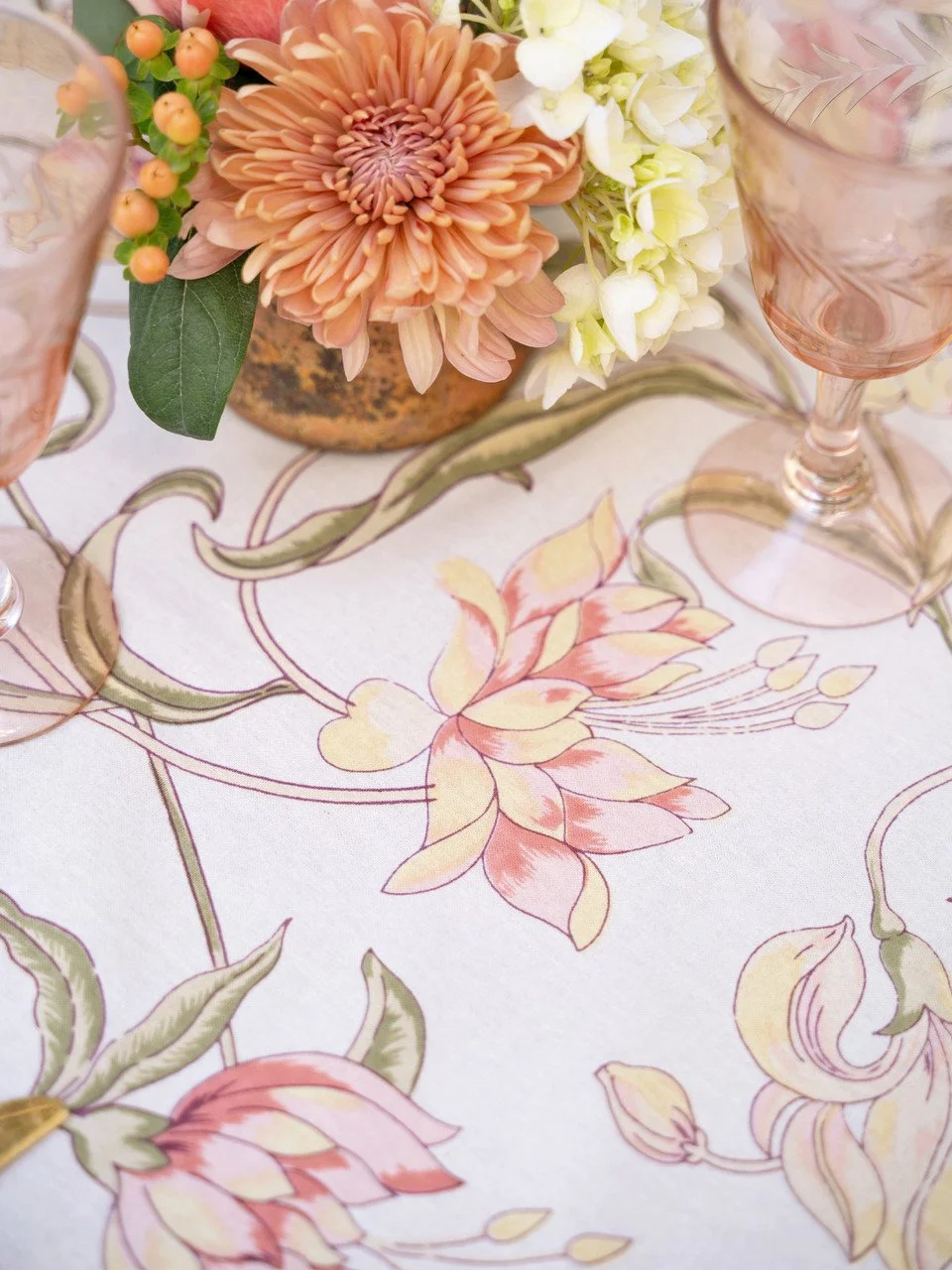 TPAJMRNDY-Ivory-April-Cornell-Tablecloth_2__38697.jpg