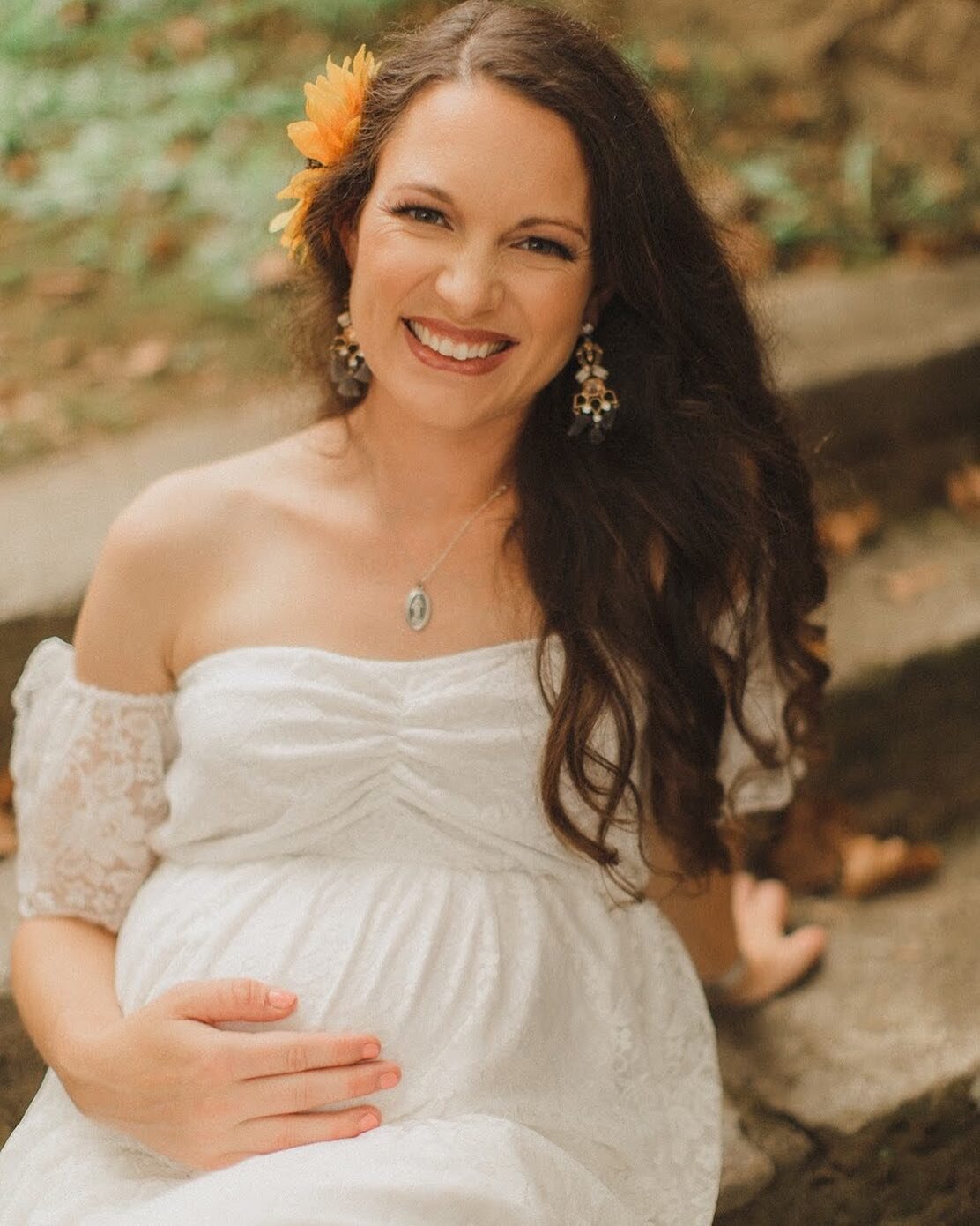 Ladies! I&rsquo;m SO glad you&rsquo;re here!!! 😍Sharing sneak peak of the pictures my amazing husband @visualroseproductions took for our anniversary &amp; 4th baby boy maternity session yesterday!!! 🥰🤰👶🙌🏻

Today&rsquo;s #fridayintroduction! I 