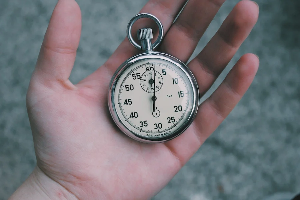 10+ways+grow+old+gracefully+clock.jpg
