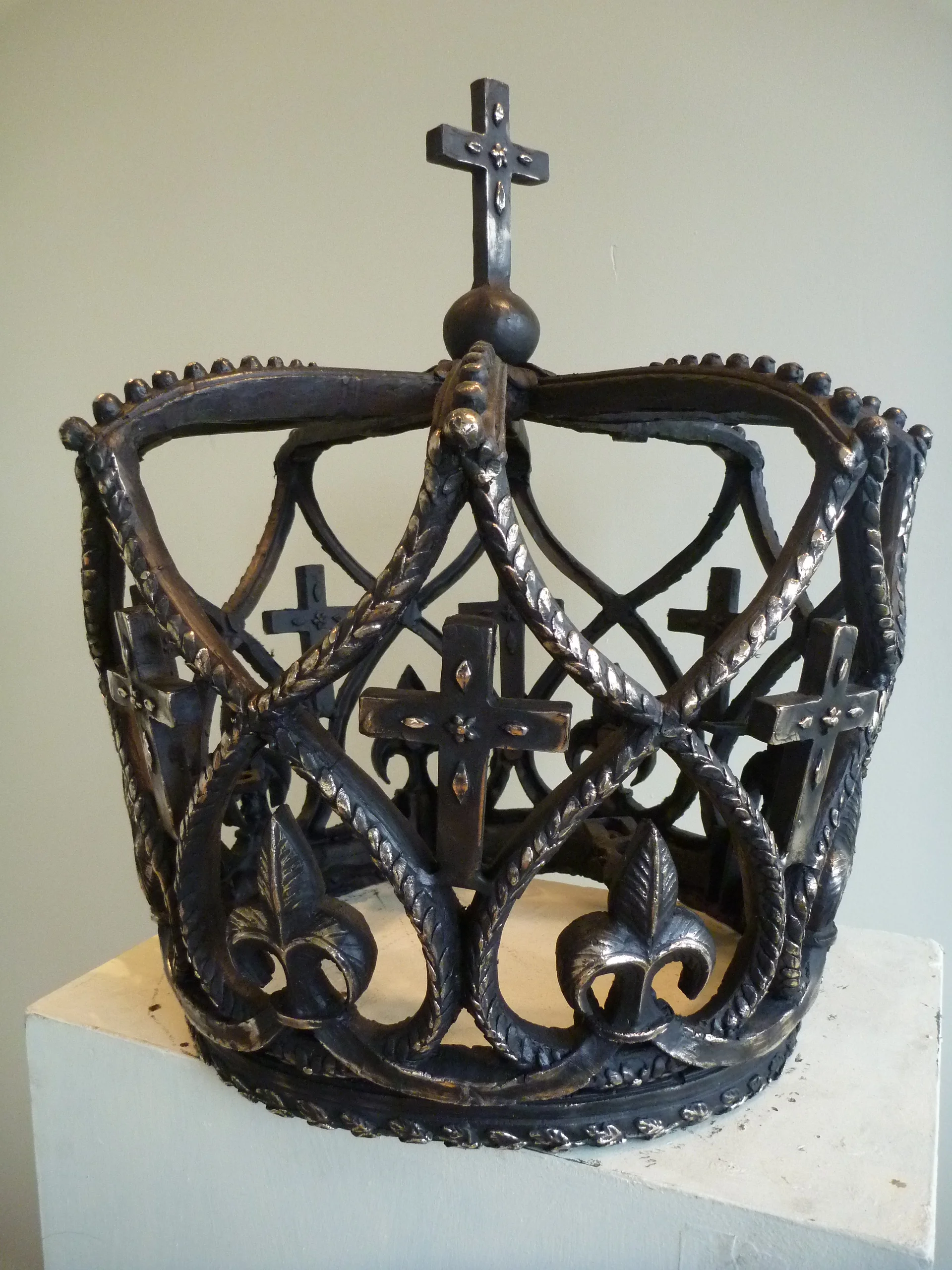 Crown for the late King of Tonga