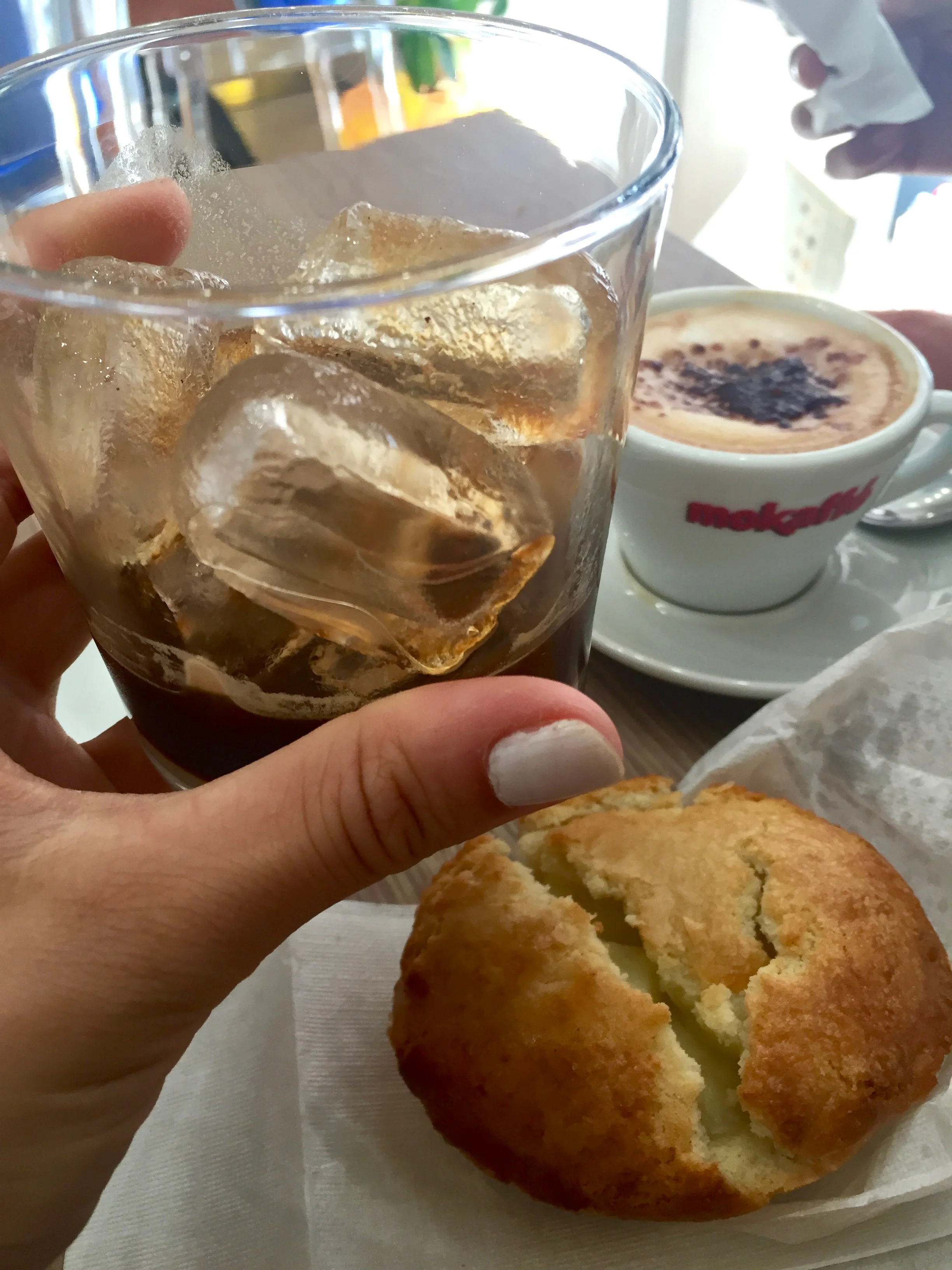 caffe in ghiaccio; pasticciotto