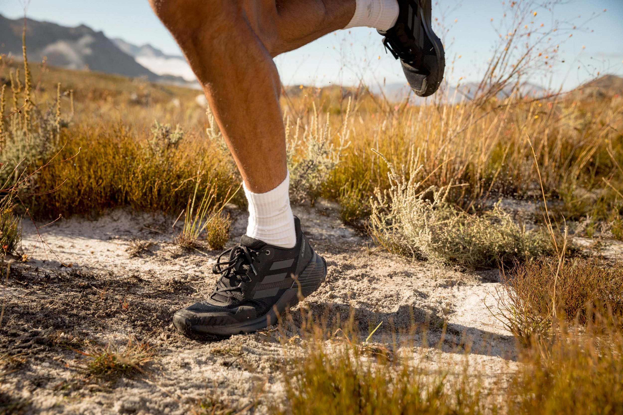 210320_Badge_FW21_SS_Outdoor_Performance_Q3_TRAIL_RUNNING_Outfit_1_Priority_Level_1_Energy_Apparel_Footwear_Mid_0142.jpg