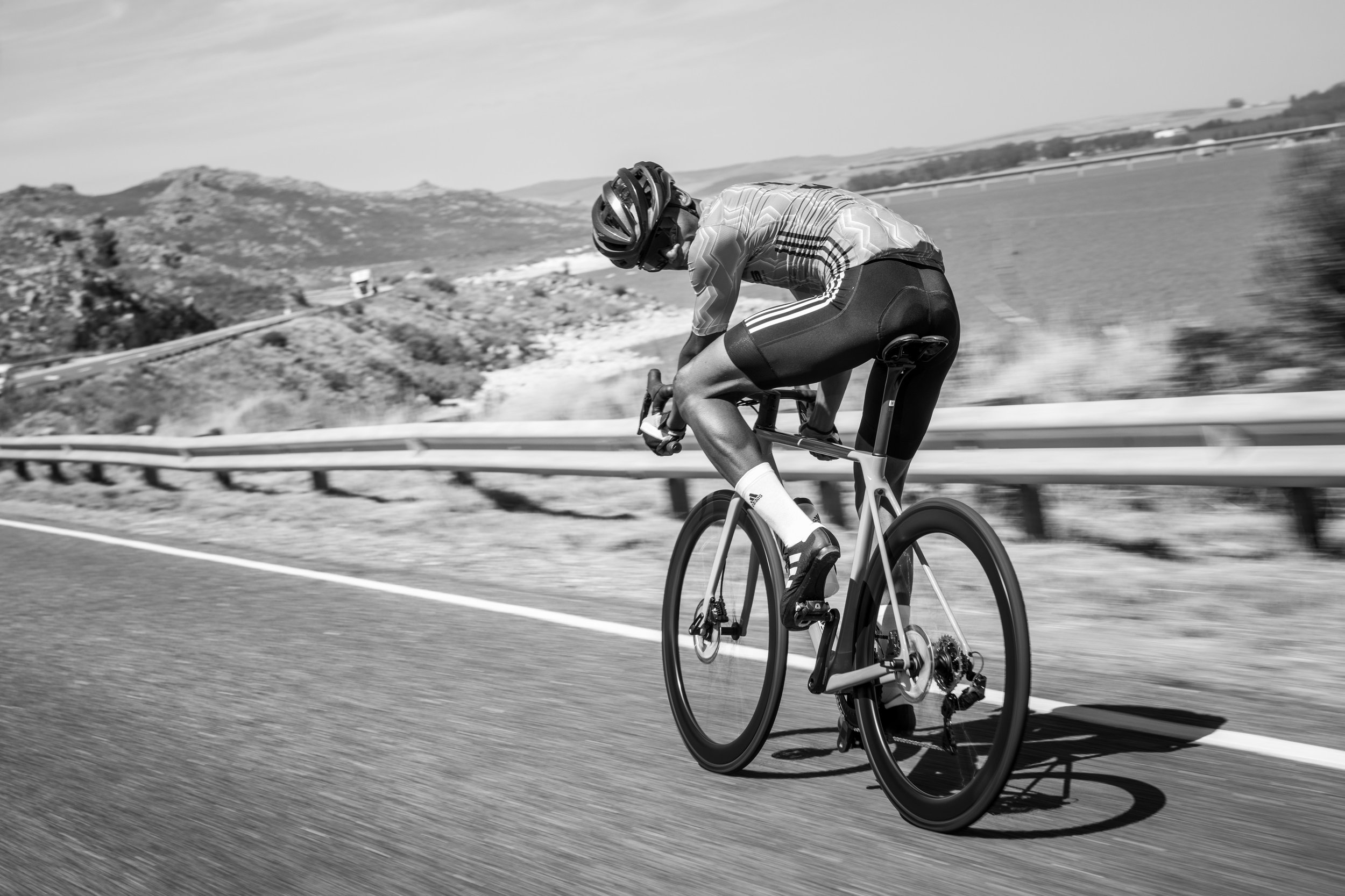 210324_Badge_FW21_SS_01_Cycling_Men_Euro_Cup_Q3_Priority_Level_1_Outfit_01_Energy_Full_Body_Wide_Side_0301.jpg