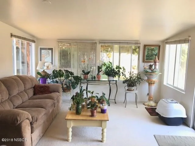 240AmherstPlace_3.jpg